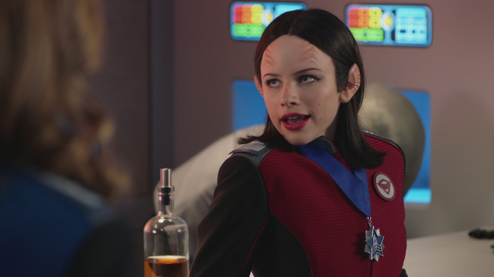 iHeartHalston_HalstonSageNet_TheOrville1x02Screencaps_732.jpg