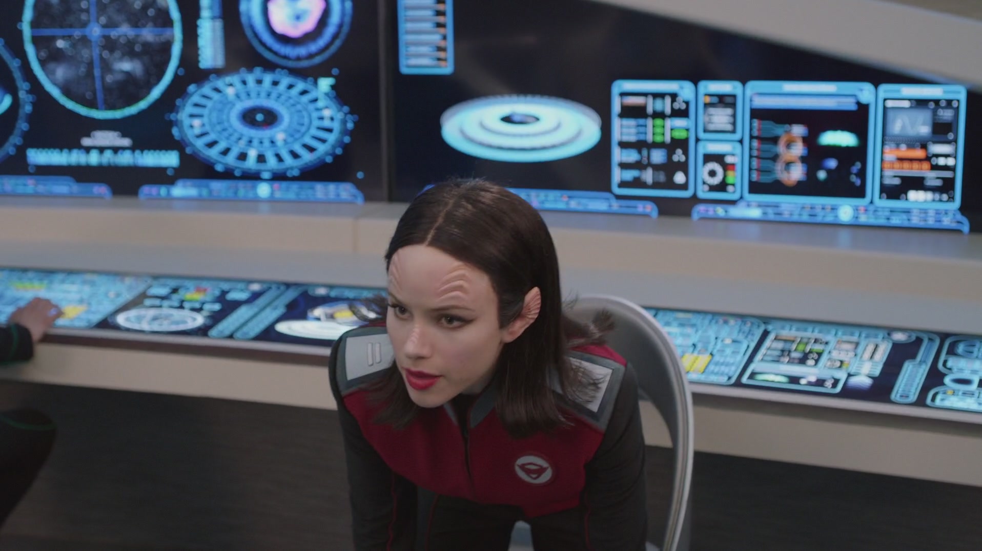 iHeartHalston_HalstonSageNet_TheOrville1x03Screencaps_007.jpg