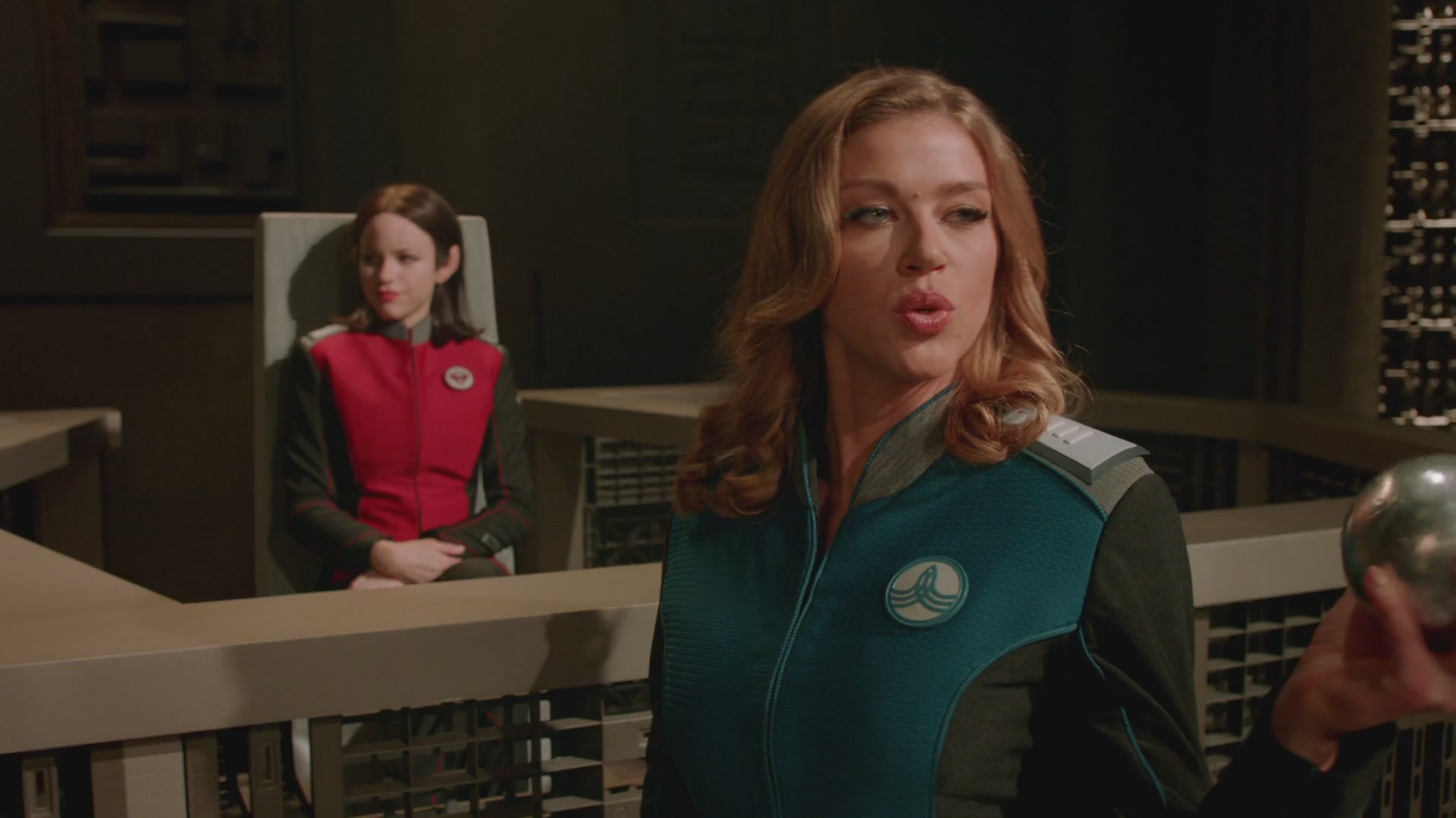 iHeartHalston_HalstonSageNet_TheOrville1x03Screencaps_140.jpg