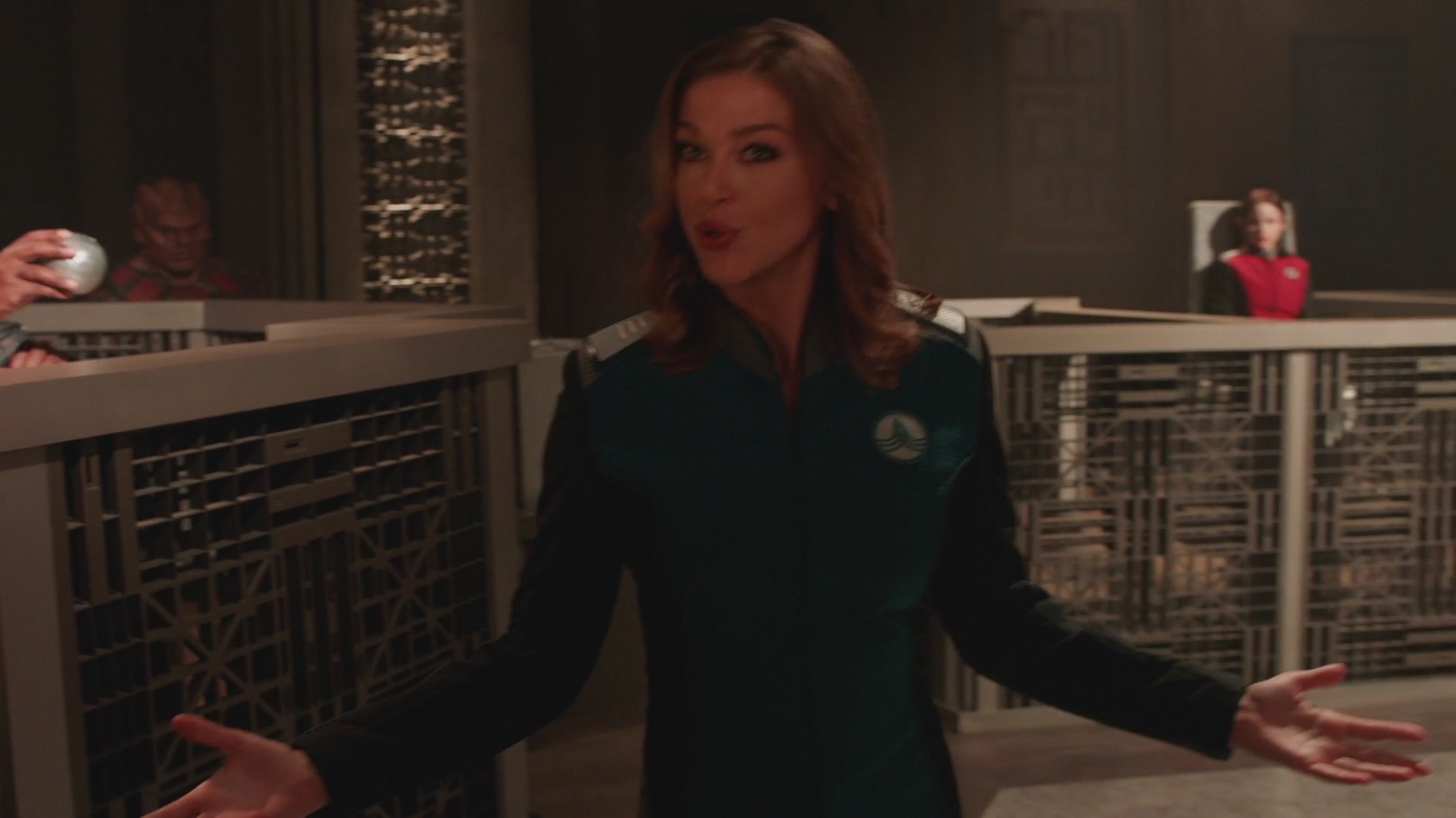 iHeartHalston_HalstonSageNet_TheOrville1x03Screencaps_143.jpg
