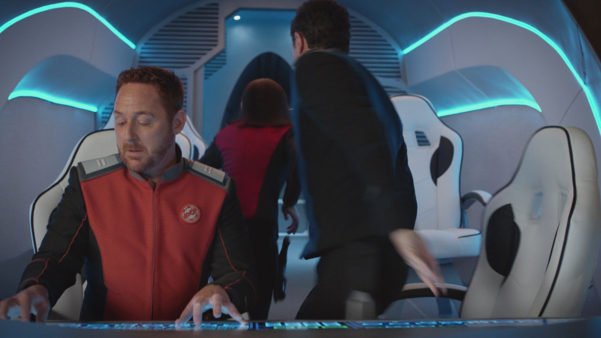 iHeartHalston_HalstonSageNet_TheOrville1x05Screencaps_036.jpg