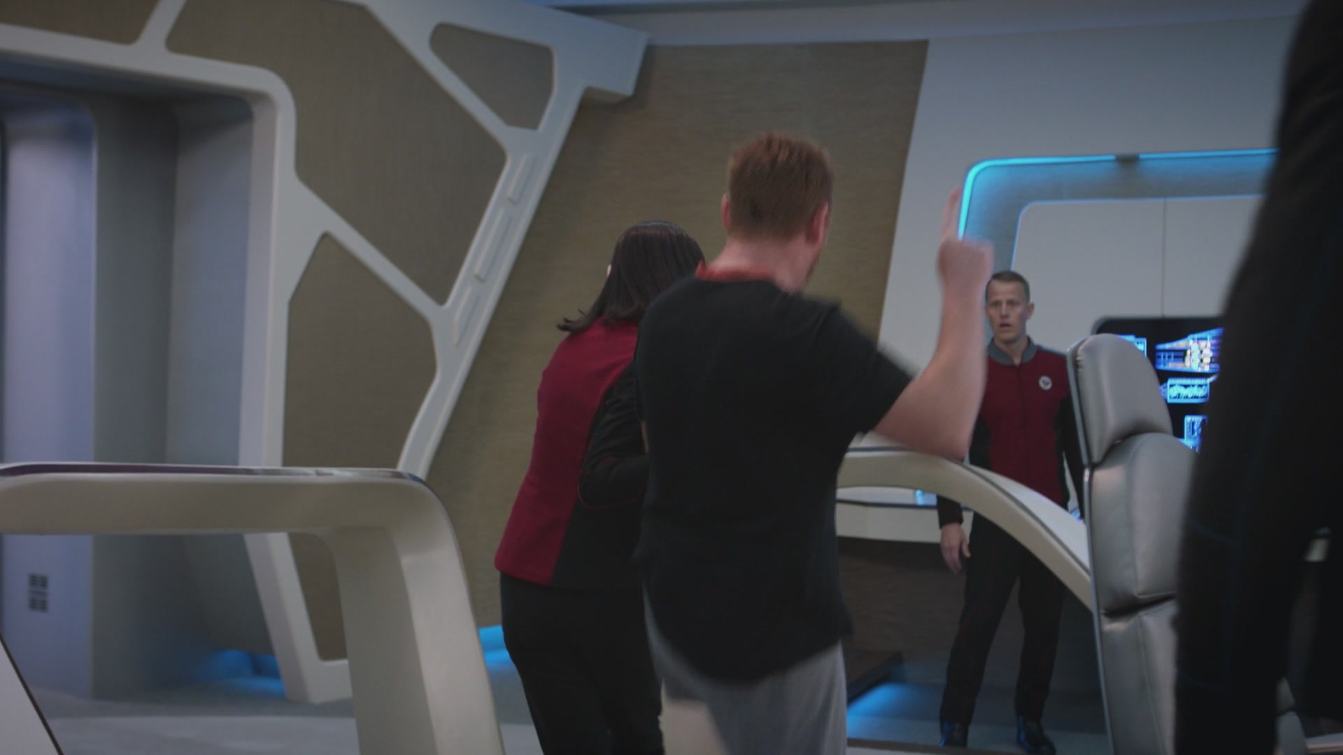 iHeartHalston_HalstonSageNet_TheOrville1x05Screencaps_235.jpg