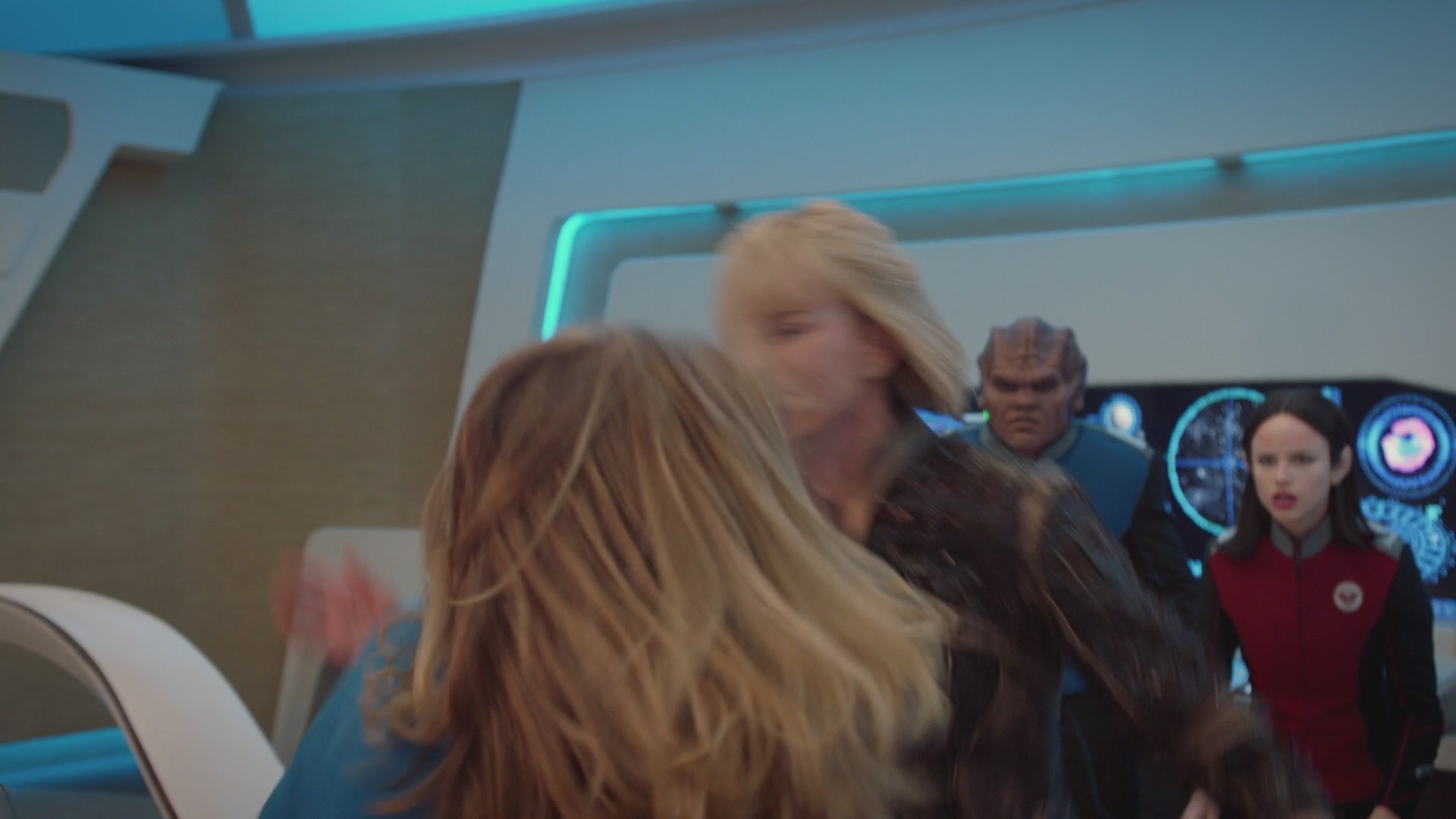 iHeartHalston_HalstonSageNet_TheOrville1x05Screencaps_320.jpg