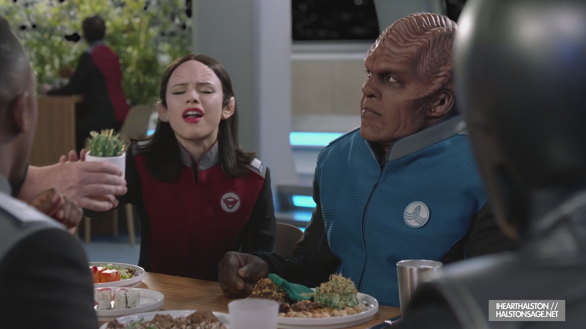 iHeartHalston_HalstonSageNet_TheOrville1x06Screencaps_038.jpg