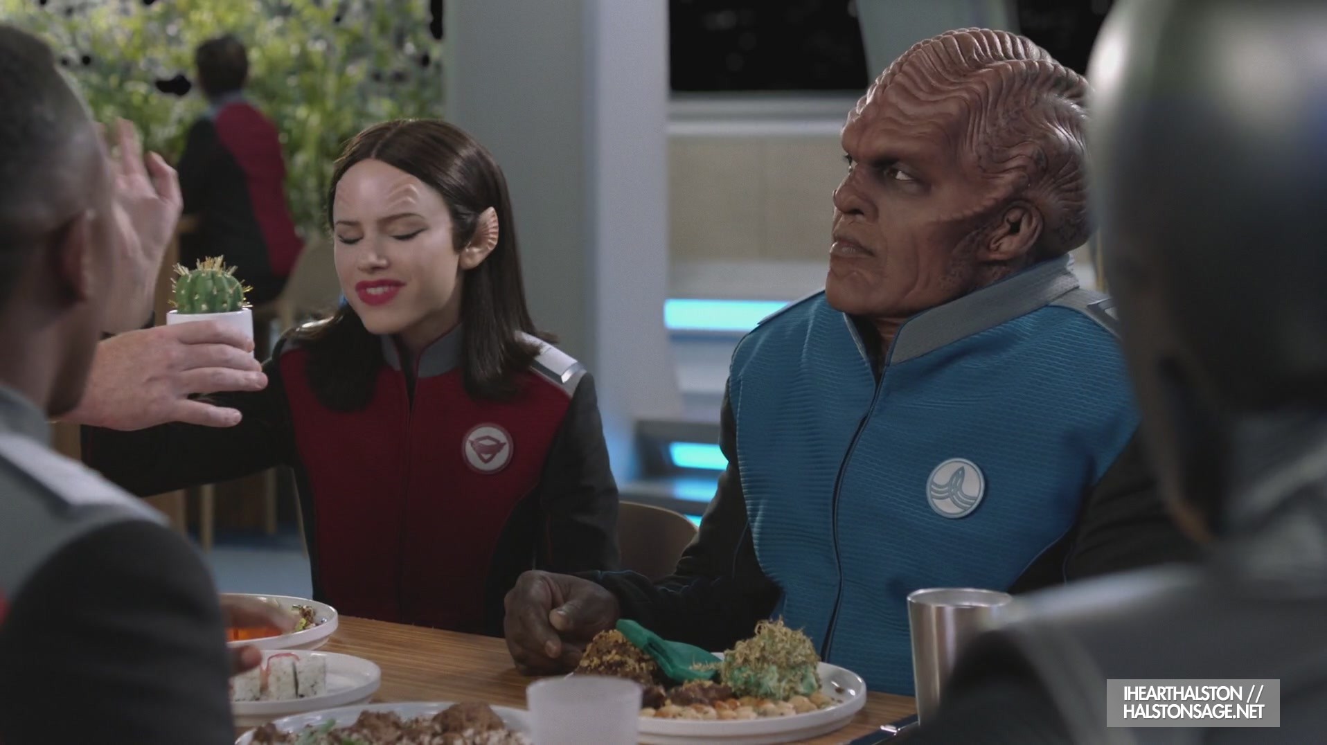 iHeartHalston_HalstonSageNet_TheOrville1x06Screencaps_039.jpg