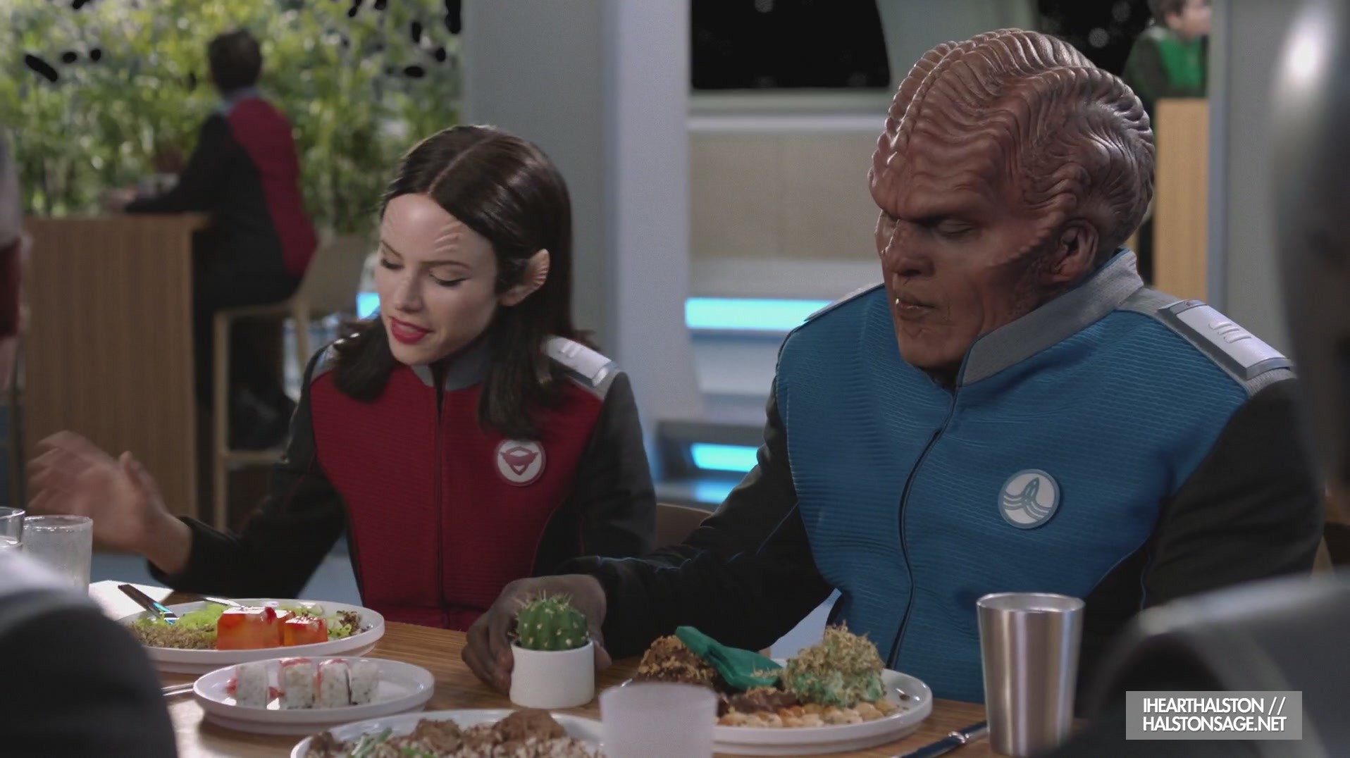 iHeartHalston_HalstonSageNet_TheOrville1x06Screencaps_041.jpg