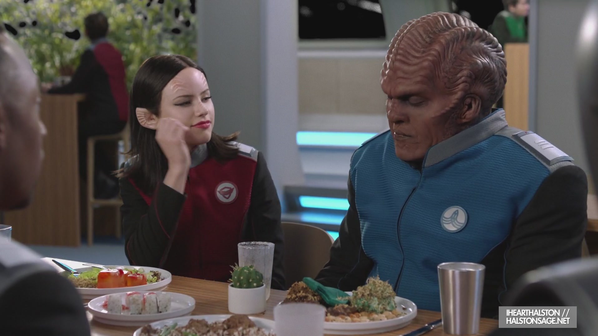 iHeartHalston_HalstonSageNet_TheOrville1x06Screencaps_044.jpg