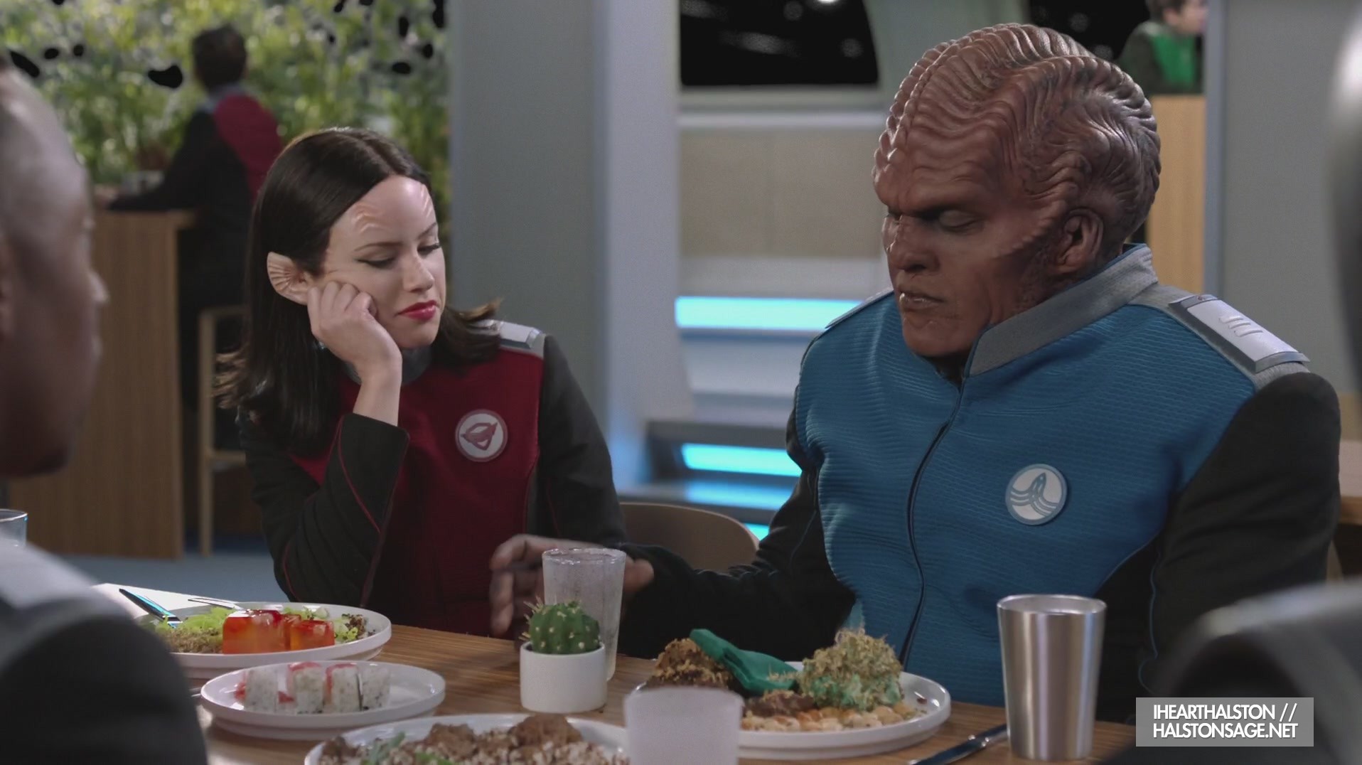 iHeartHalston_HalstonSageNet_TheOrville1x06Screencaps_045.jpg