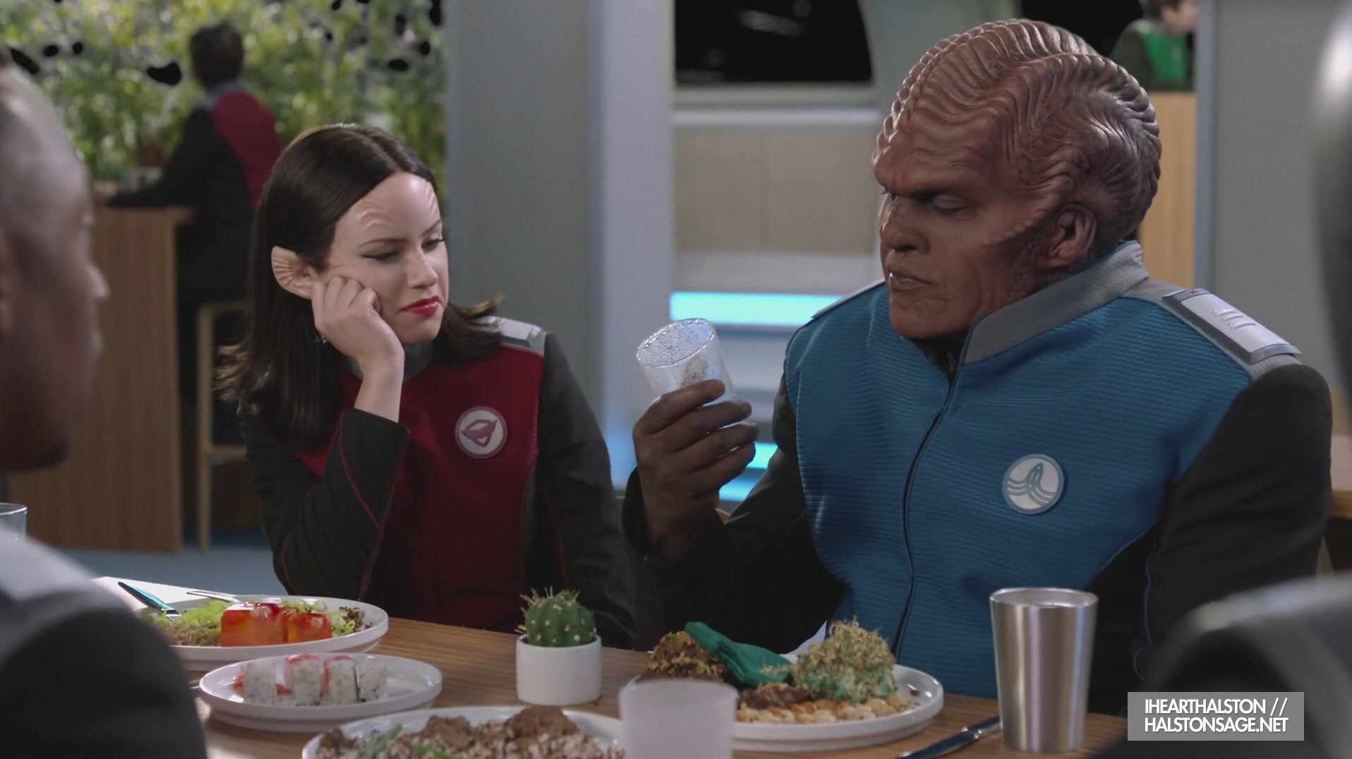 iHeartHalston_HalstonSageNet_TheOrville1x06Screencaps_046.jpg