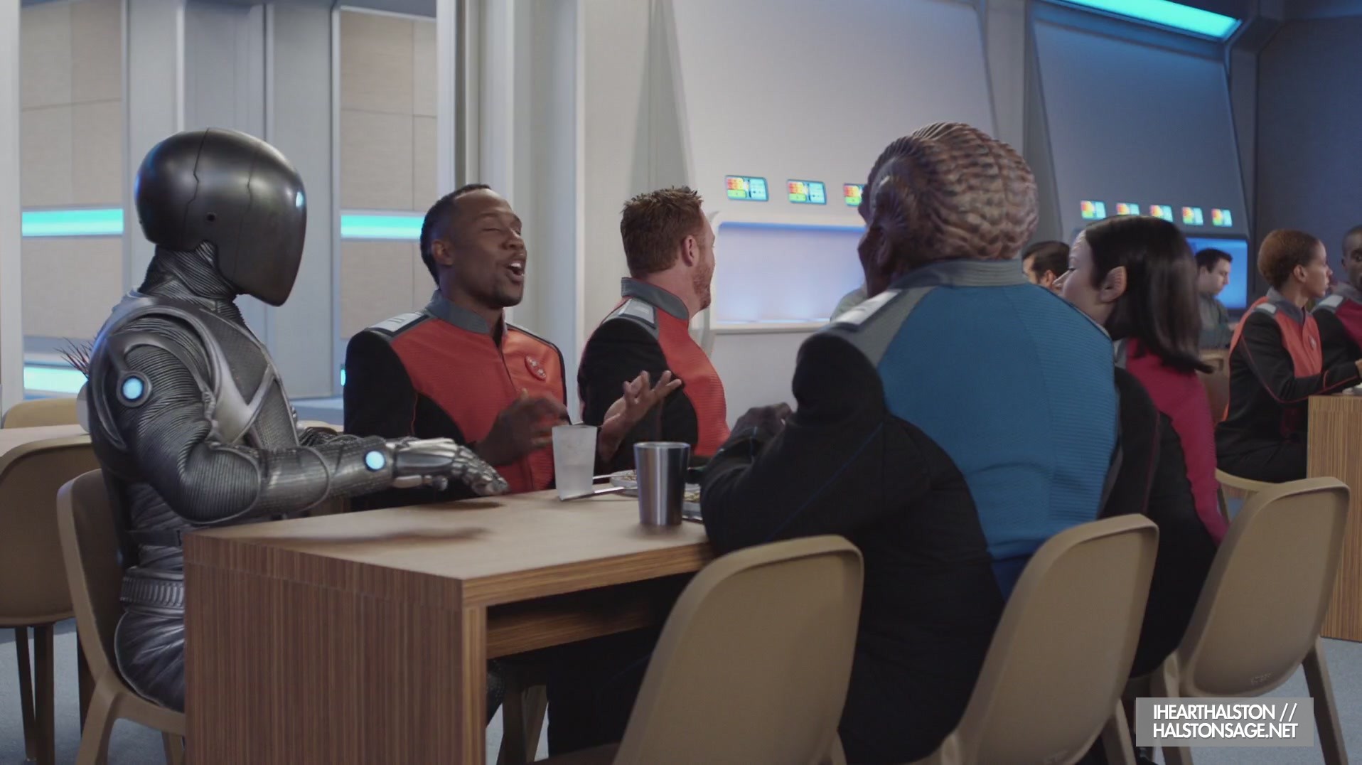 iHeartHalston_HalstonSageNet_TheOrville1x06Screencaps_049.jpg