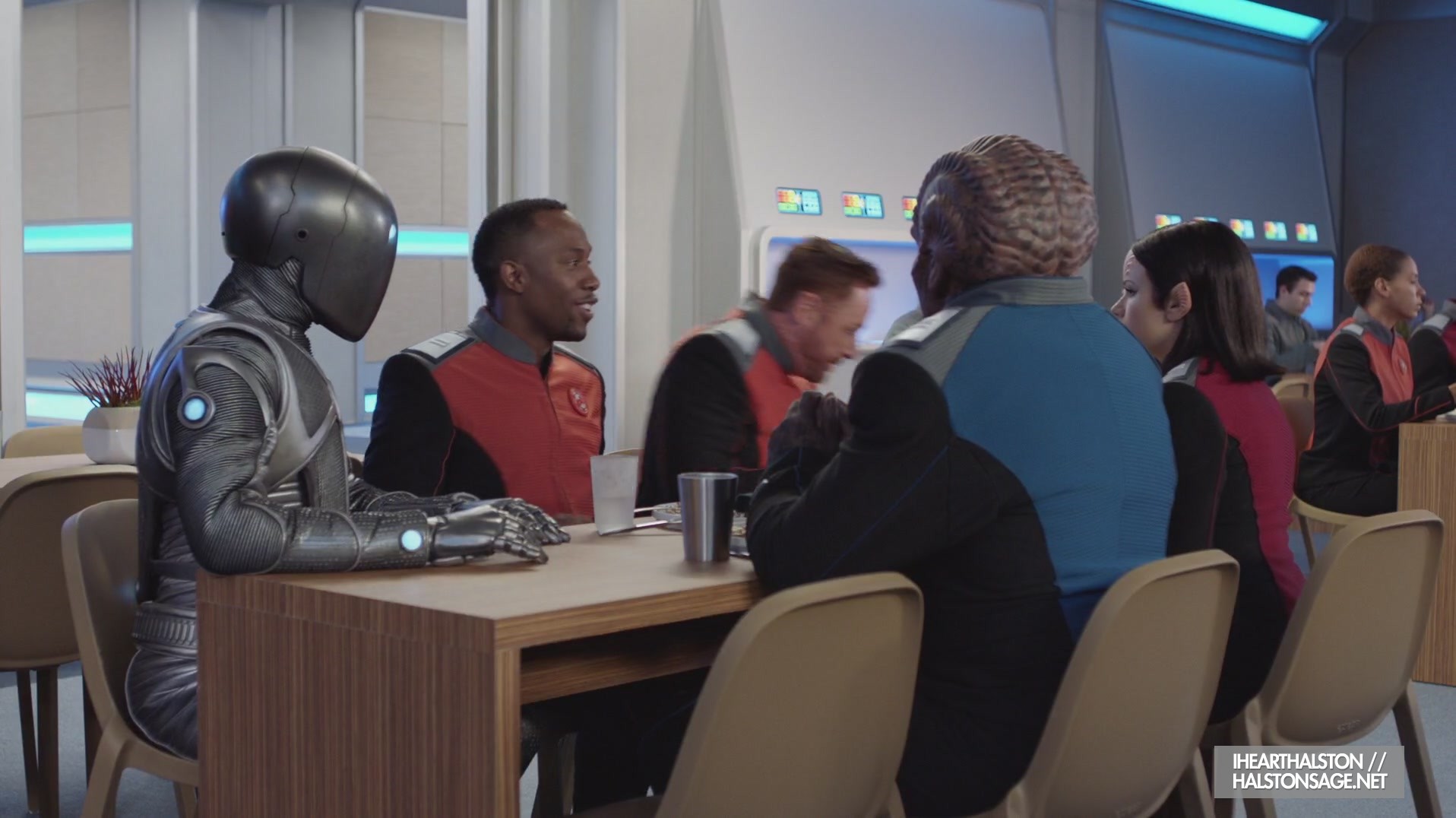 iHeartHalston_HalstonSageNet_TheOrville1x06Screencaps_055.jpg