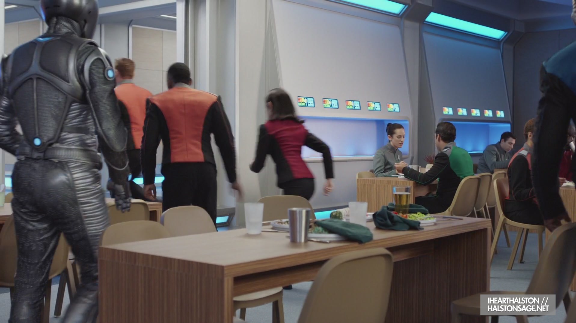 iHeartHalston_HalstonSageNet_TheOrville1x06Screencaps_062.jpg