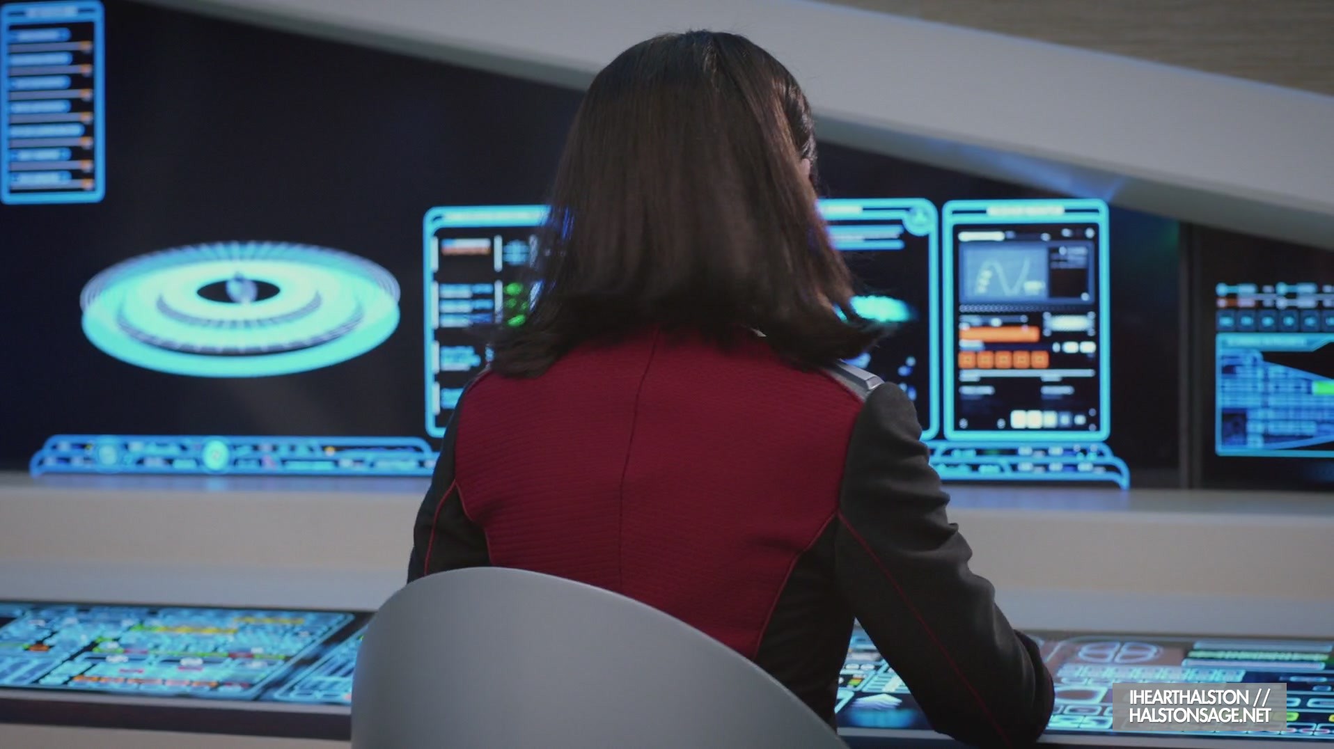 iHeartHalston_HalstonSageNet_TheOrville1x06Screencaps_076.jpg