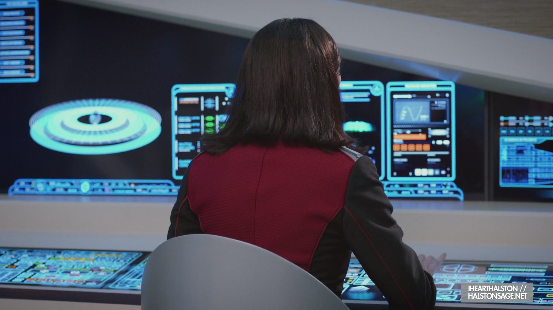 iHeartHalston_HalstonSageNet_TheOrville1x06Screencaps_077.jpg