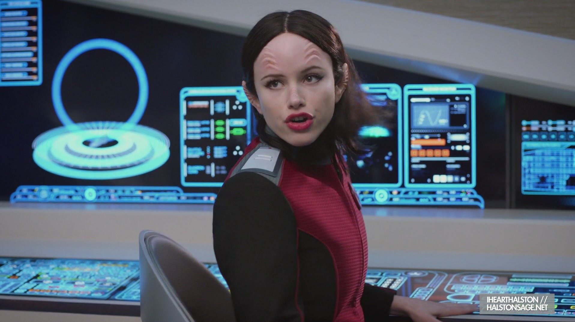 iHeartHalston_HalstonSageNet_TheOrville1x06Screencaps_078.jpg