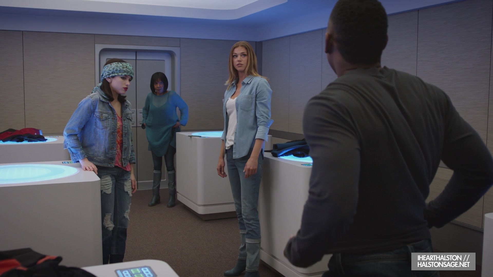 iHeartHalston_HalstonSageNet_TheOrville1x07Screencaps_002.jpg