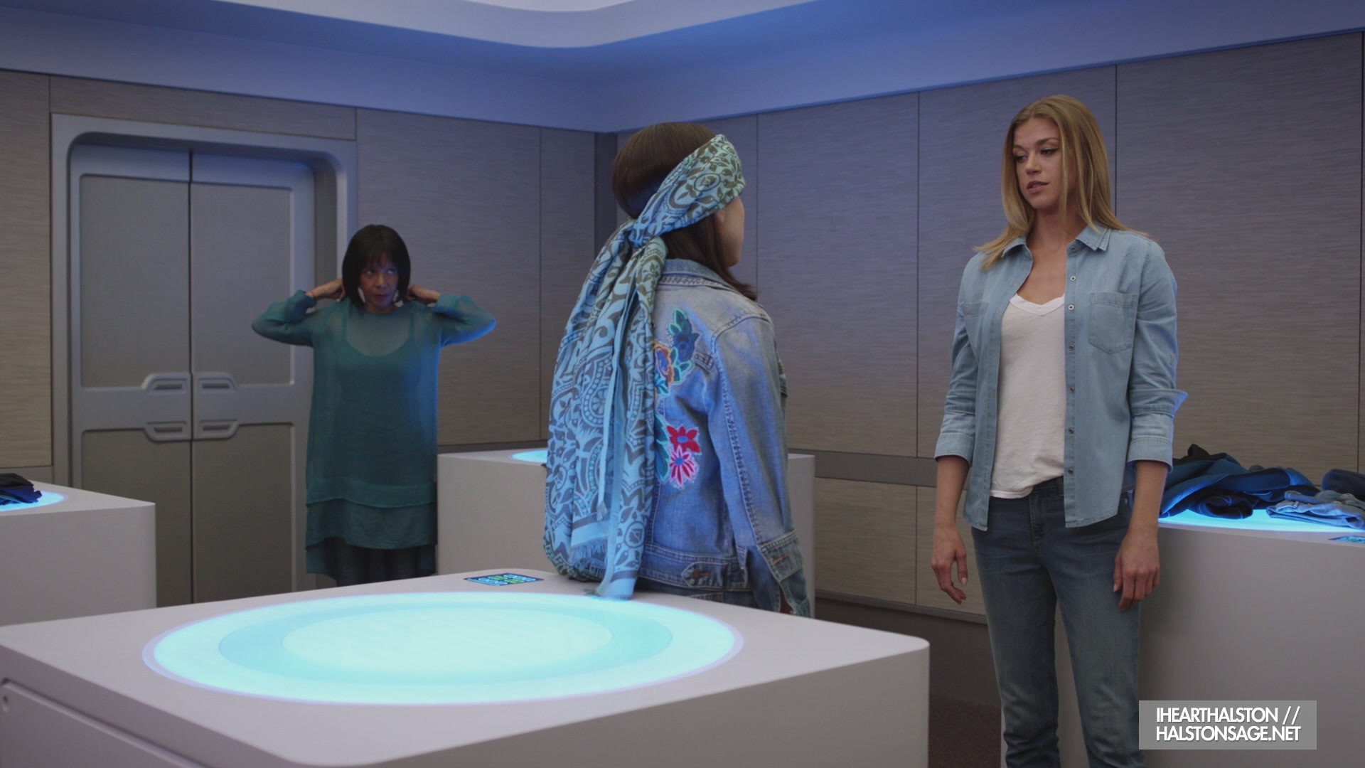 iHeartHalston_HalstonSageNet_TheOrville1x07Screencaps_008.jpg