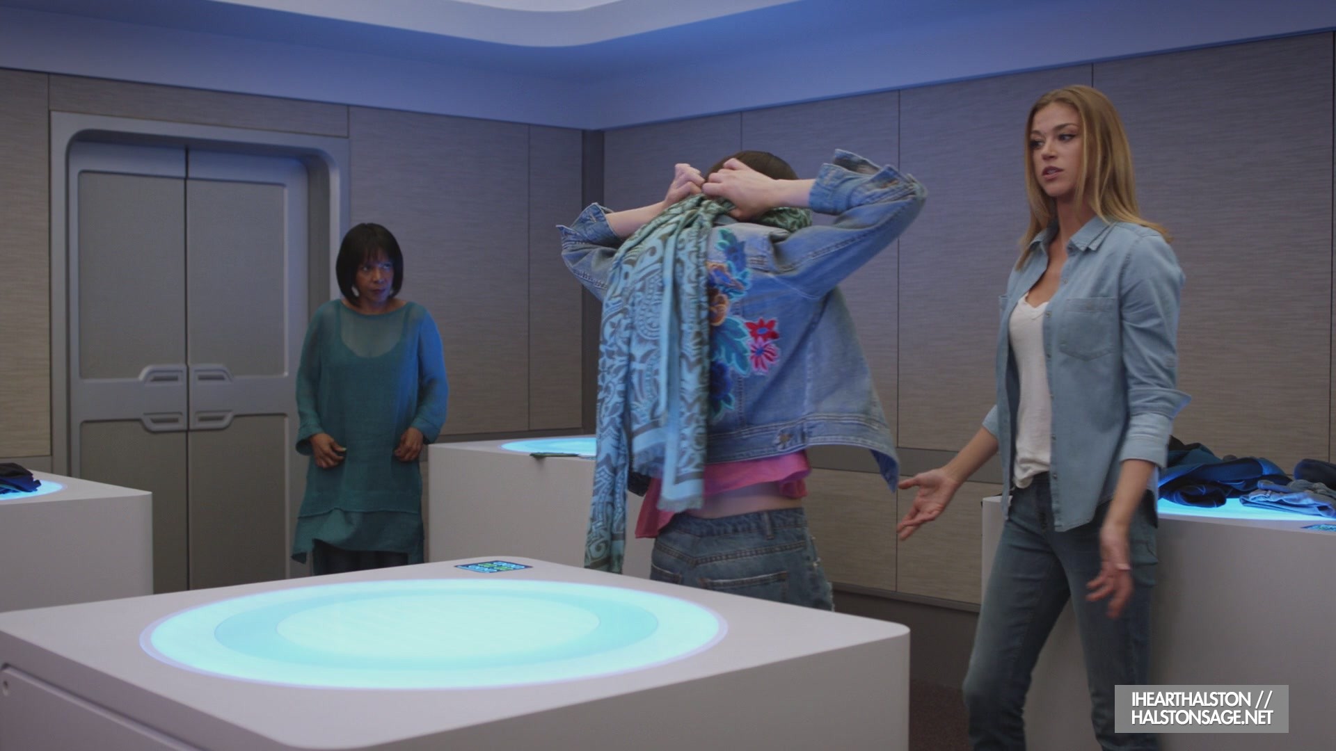 iHeartHalston_HalstonSageNet_TheOrville1x07Screencaps_011.jpg