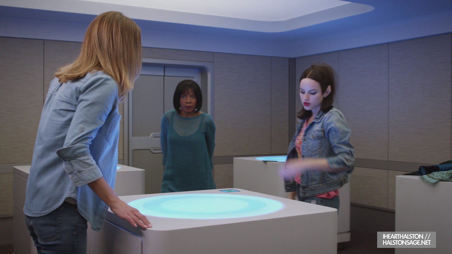 iHeartHalston_HalstonSageNet_TheOrville1x07Screencaps_016.jpg