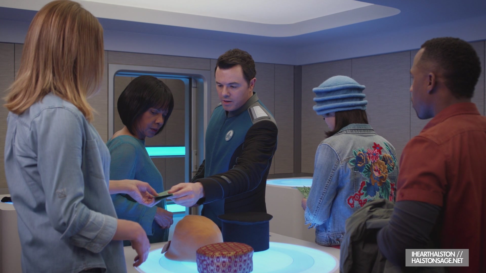 iHeartHalston_HalstonSageNet_TheOrville1x07Screencaps_041.jpg