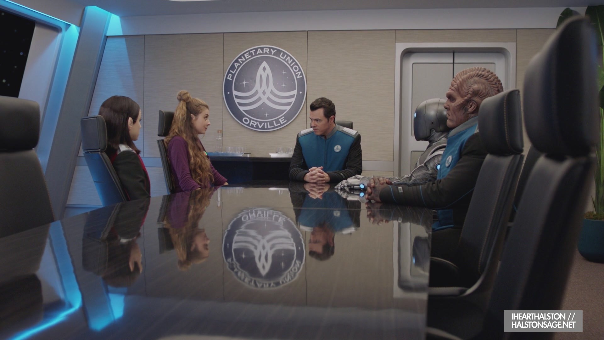 iHeartHalston_HalstonSageNet_TheOrville1x07Screencaps_353.jpg