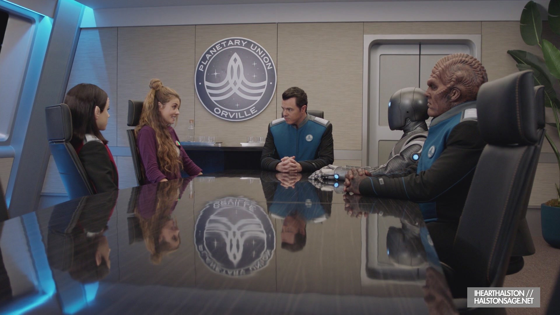 iHeartHalston_HalstonSageNet_TheOrville1x07Screencaps_354.jpg