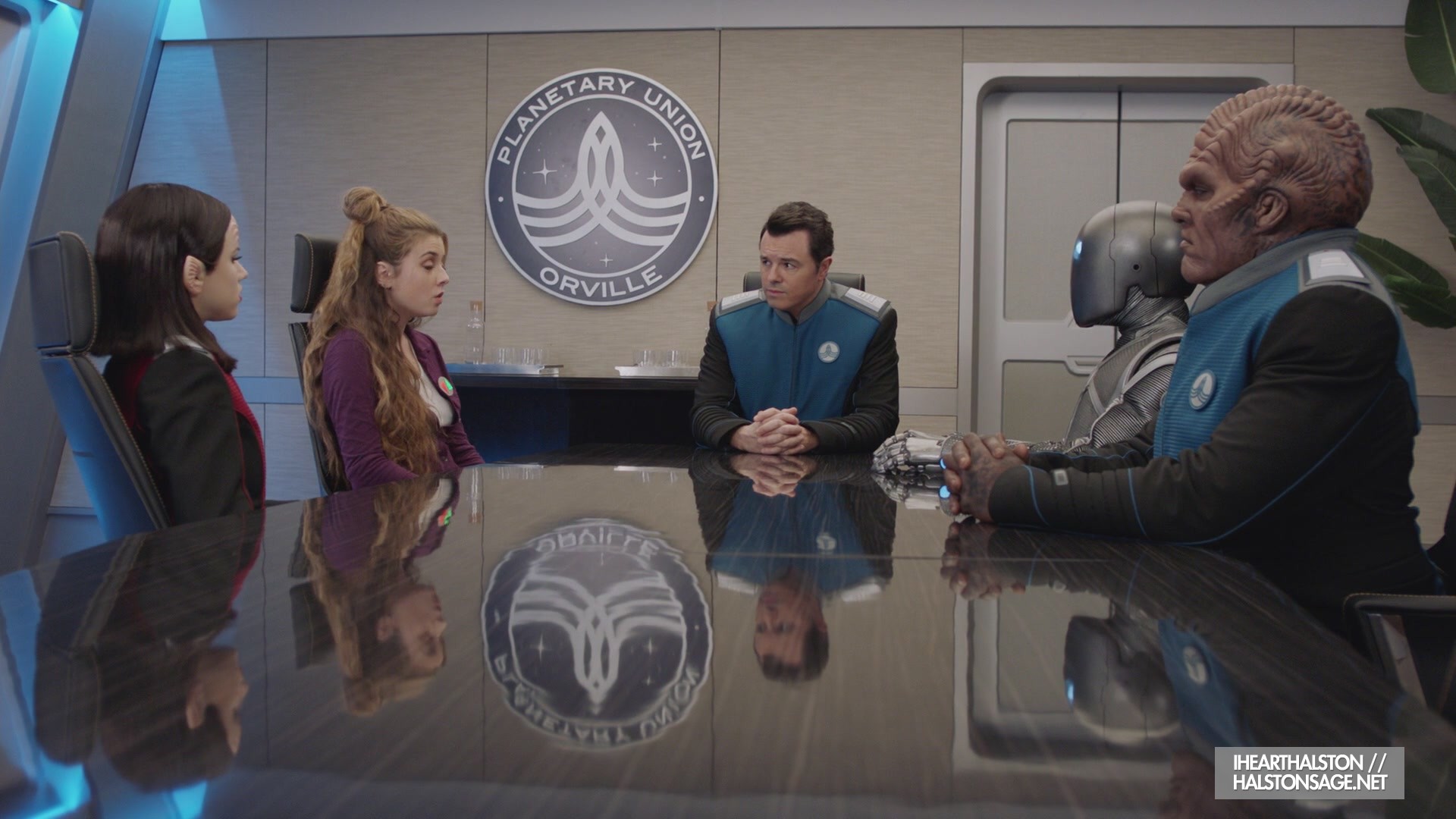 iHeartHalston_HalstonSageNet_TheOrville1x07Screencaps_366.jpg