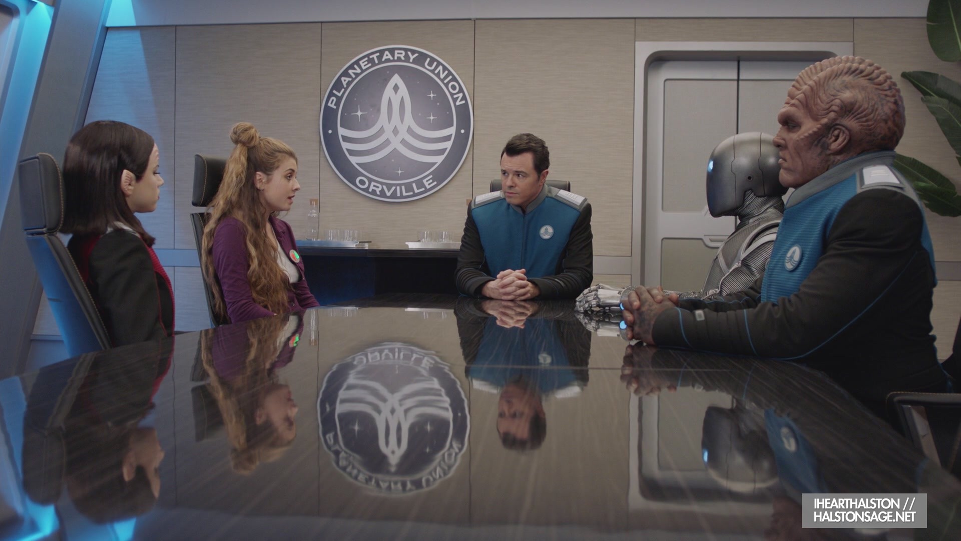 iHeartHalston_HalstonSageNet_TheOrville1x07Screencaps_367.jpg