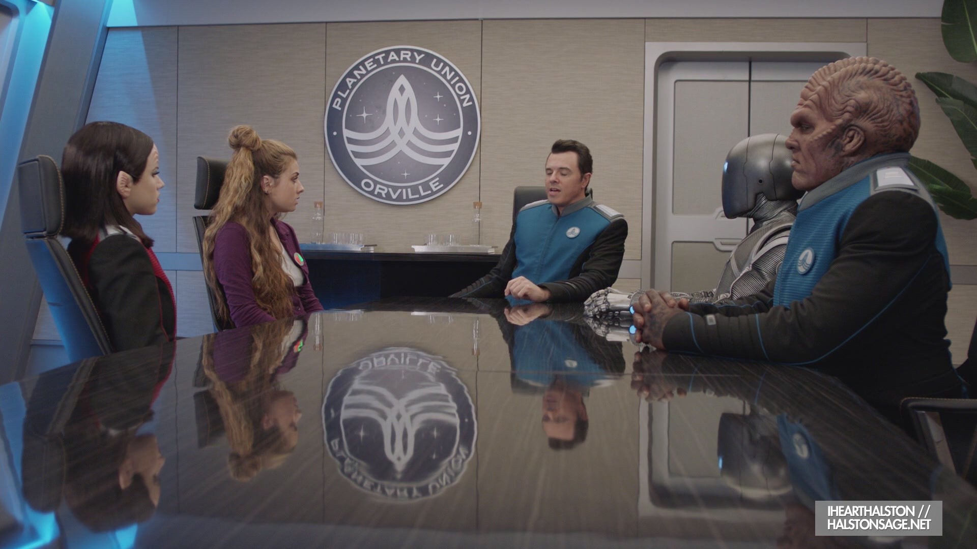 iHeartHalston_HalstonSageNet_TheOrville1x07Screencaps_371.jpg