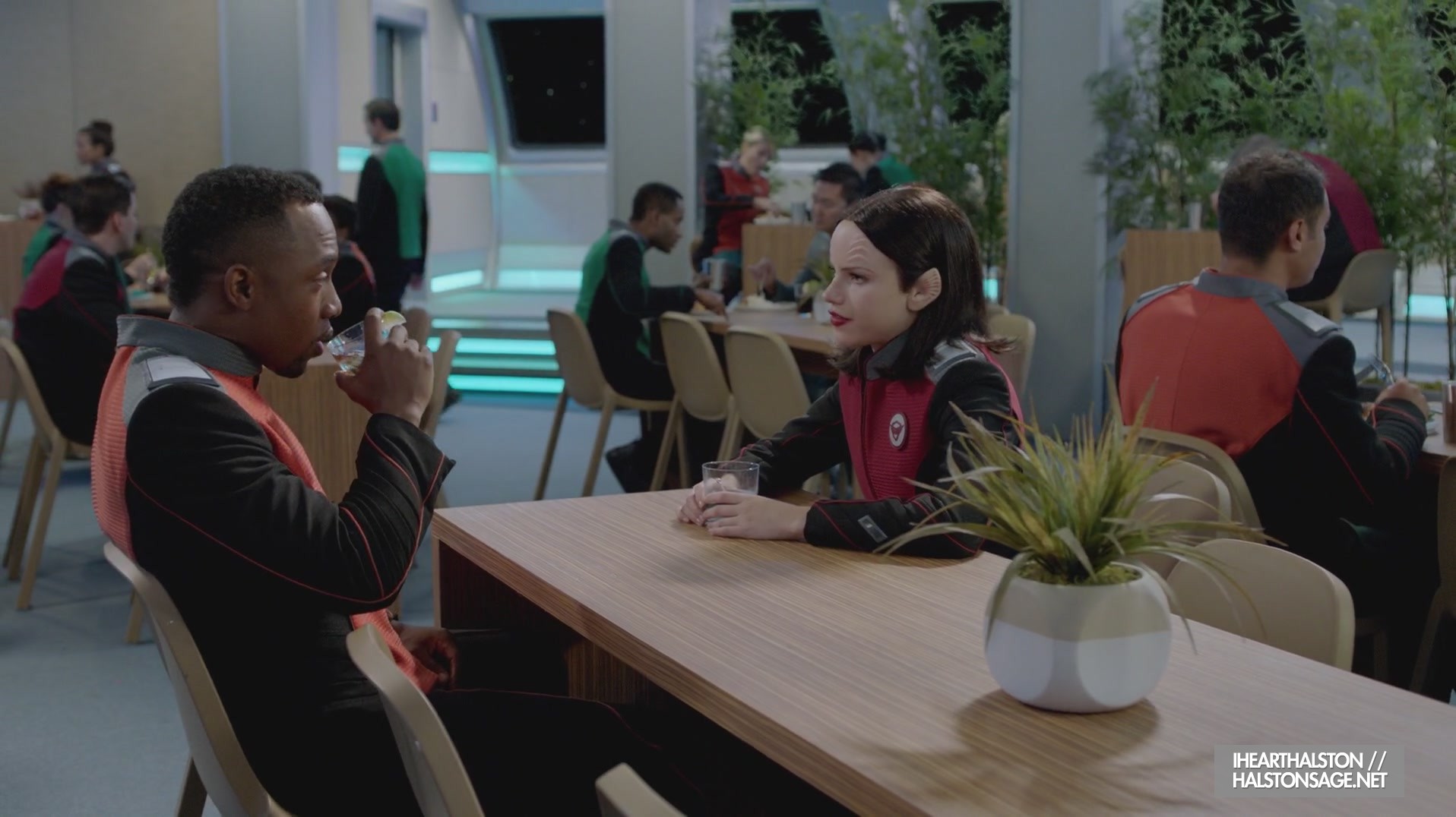 iHeartHalston_HalstonSageNet_TheOrville1x09Screencaps_163.jpg