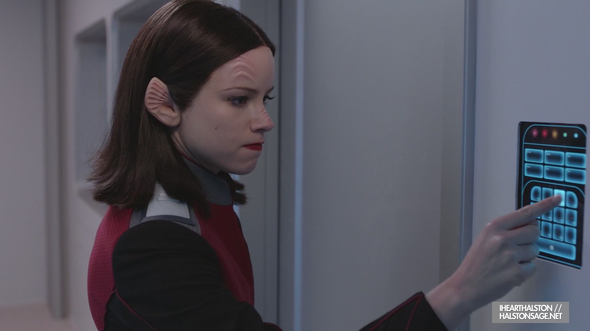 iHeartHalston_HalstonSageNet_TheOrville1x09Screencaps_204.jpg