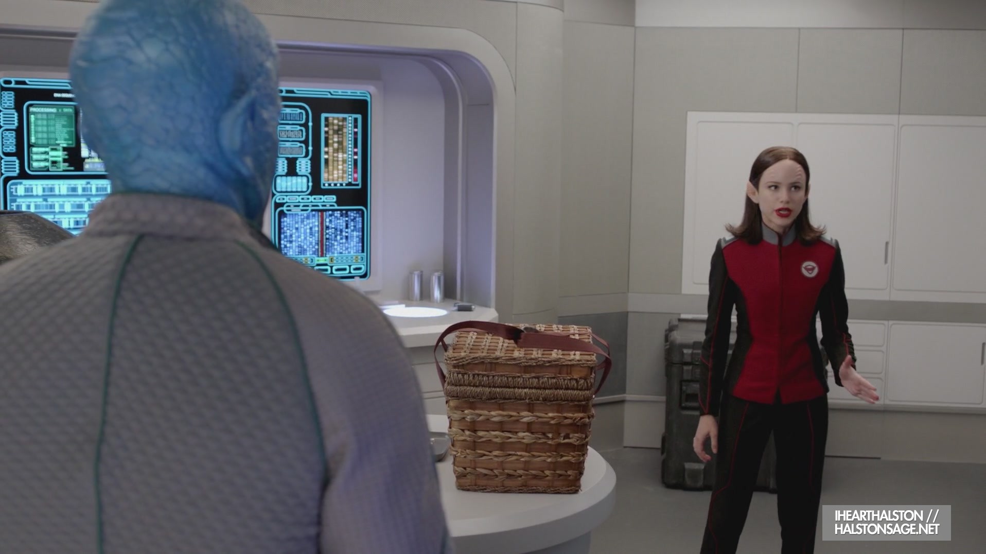 iHeartHalston_HalstonSageNet_TheOrville1x09Screencaps_254.jpg