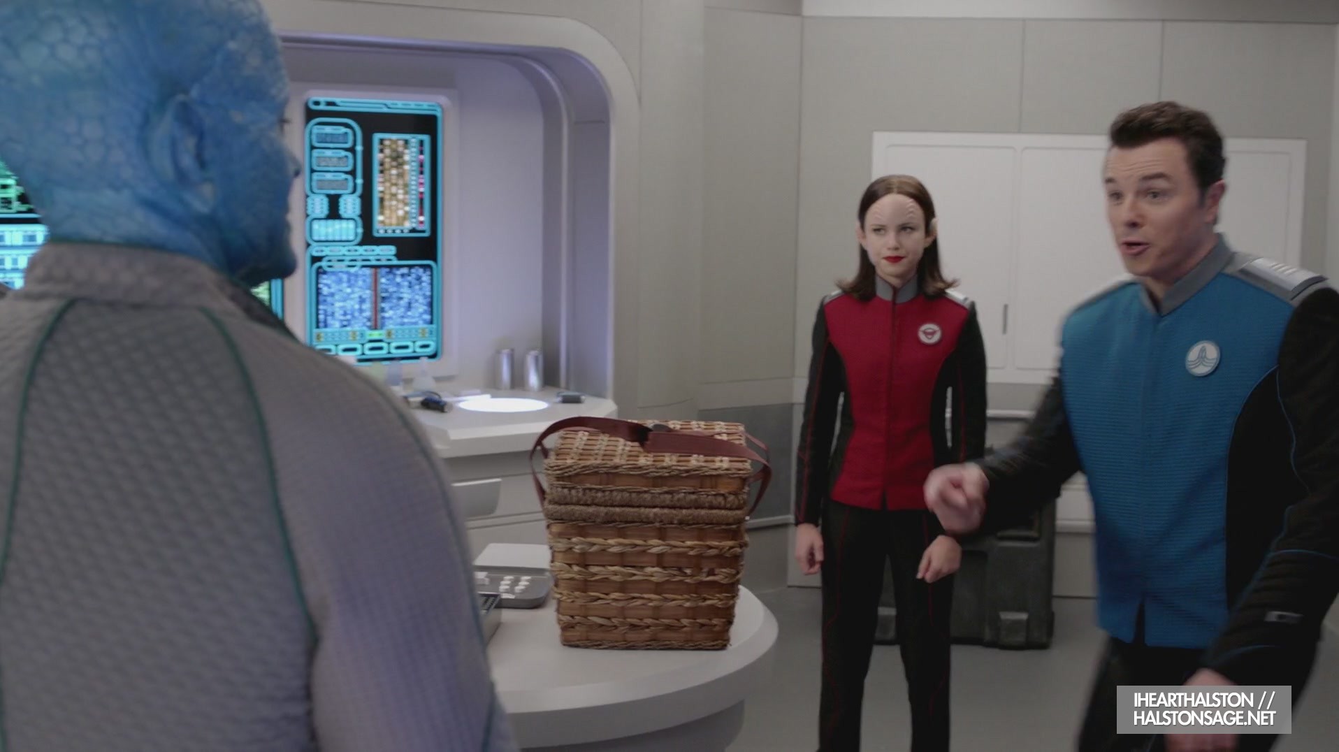 iHeartHalston_HalstonSageNet_TheOrville1x09Screencaps_262.jpg