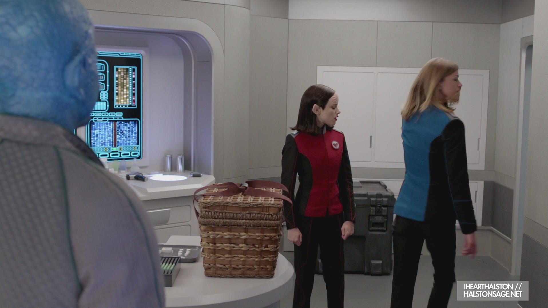 iHeartHalston_HalstonSageNet_TheOrville1x09Screencaps_265.jpg