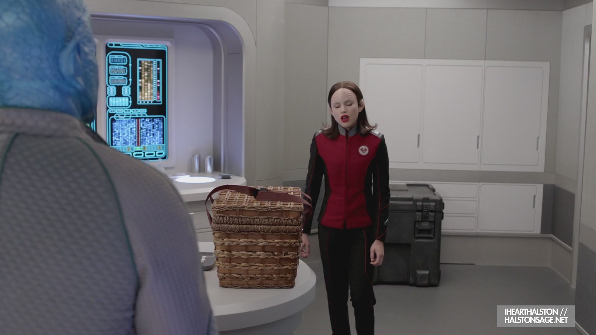 iHeartHalston_HalstonSageNet_TheOrville1x09Screencaps_267.jpg