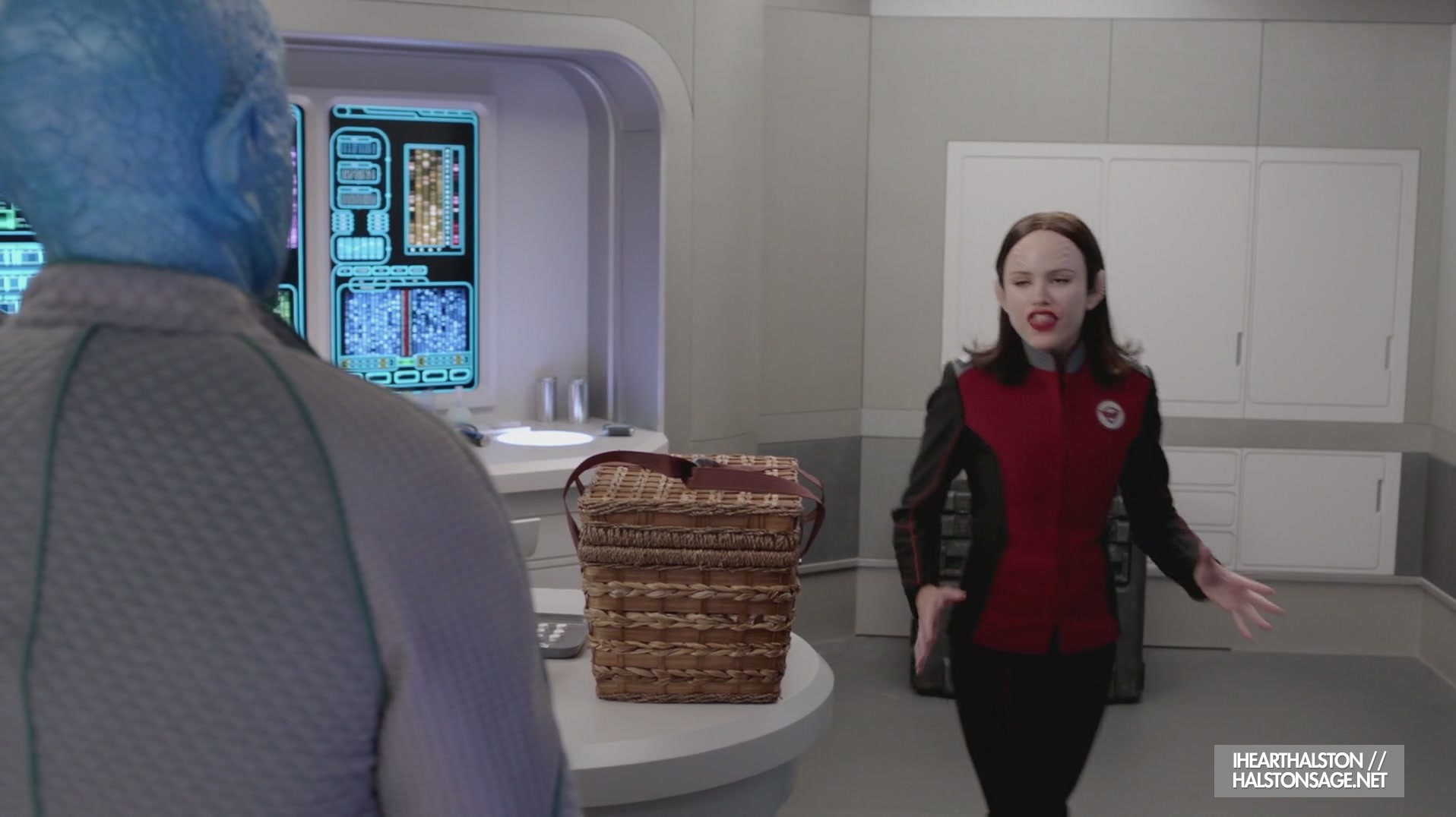 iHeartHalston_HalstonSageNet_TheOrville1x09Screencaps_268.jpg