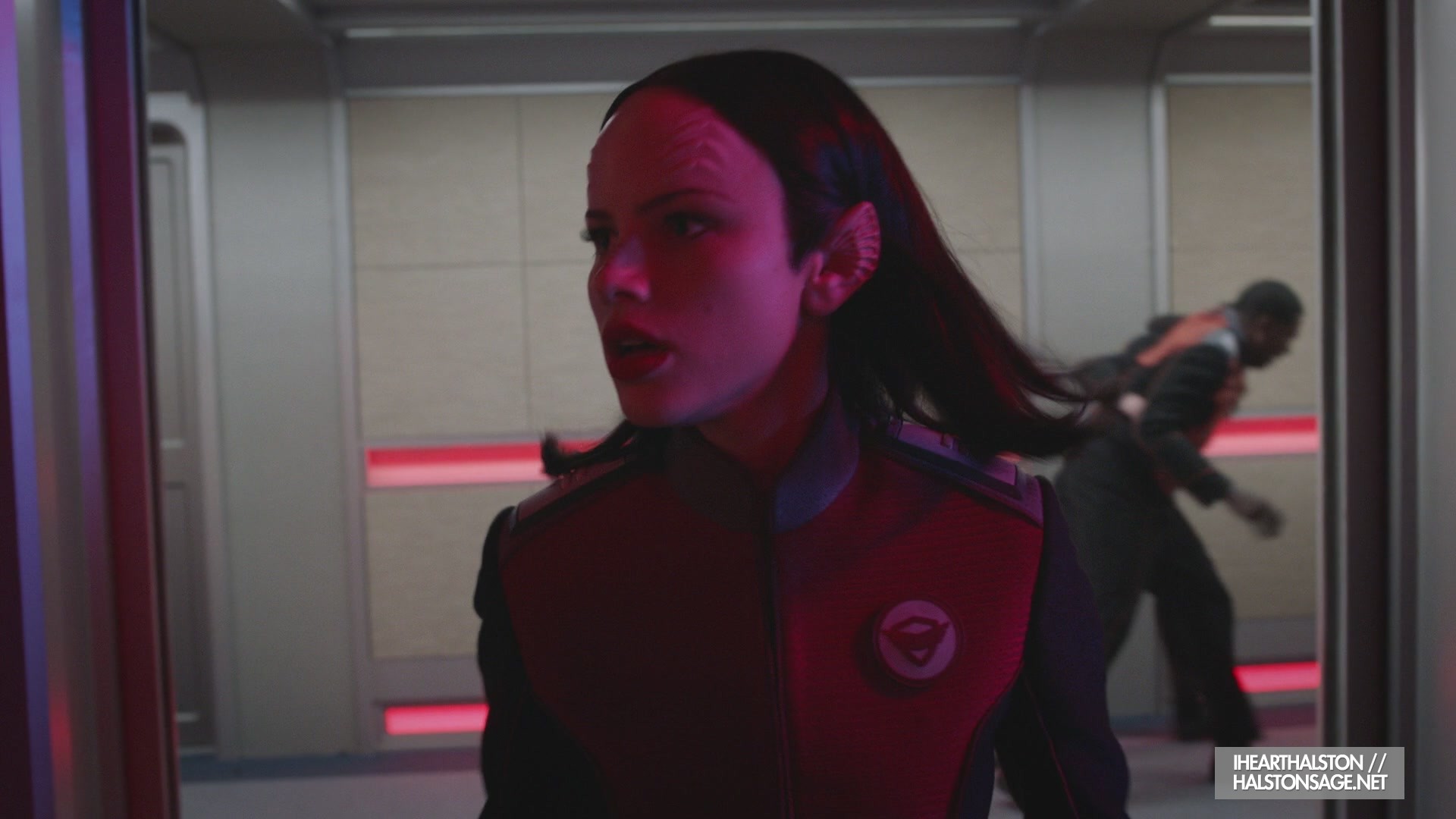 iHeartHalston_HalstonSageNet_TheOrville1x10Screencaps_013.jpg