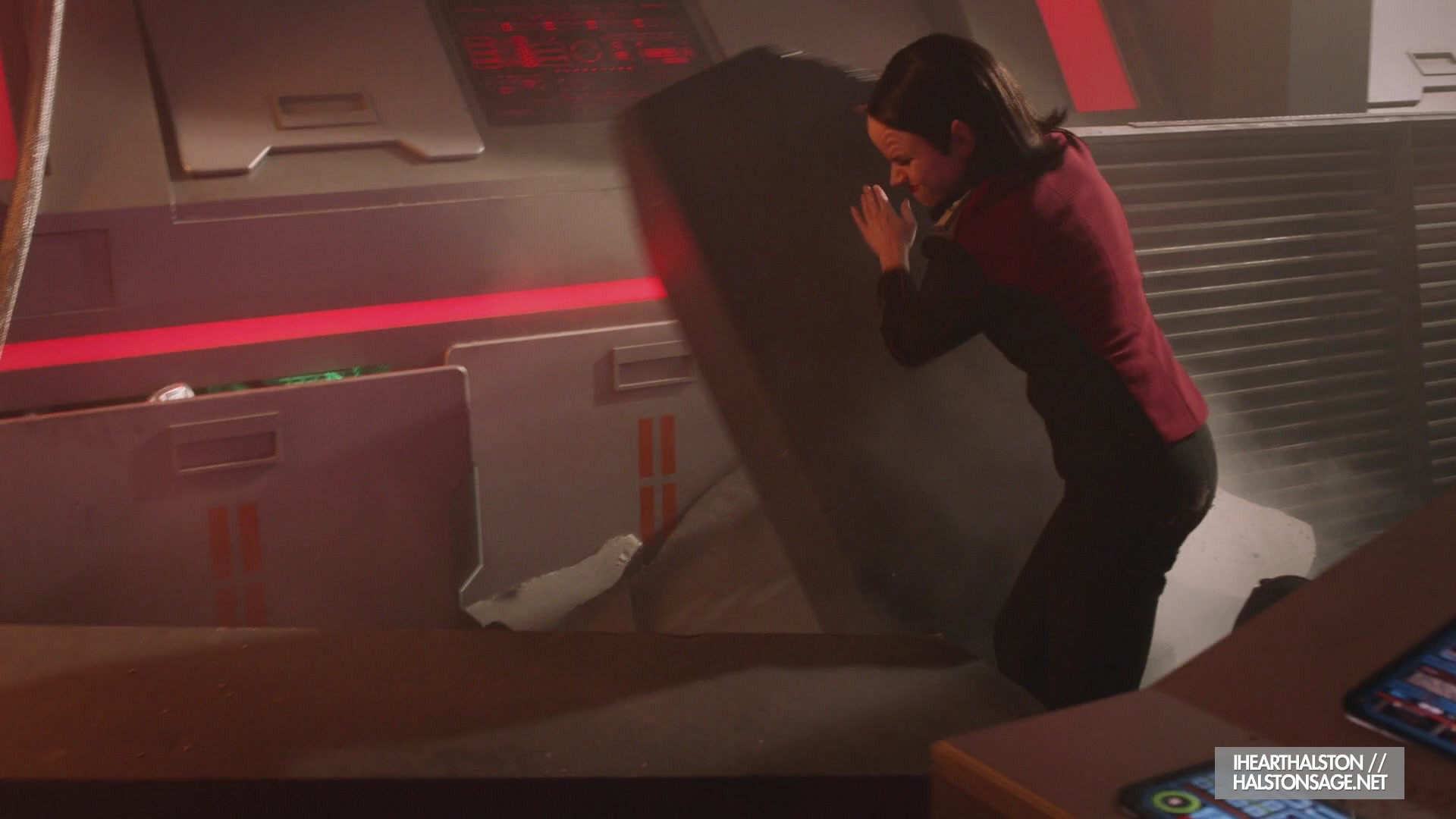 iHeartHalston_HalstonSageNet_TheOrville1x10Screencaps_036.jpg