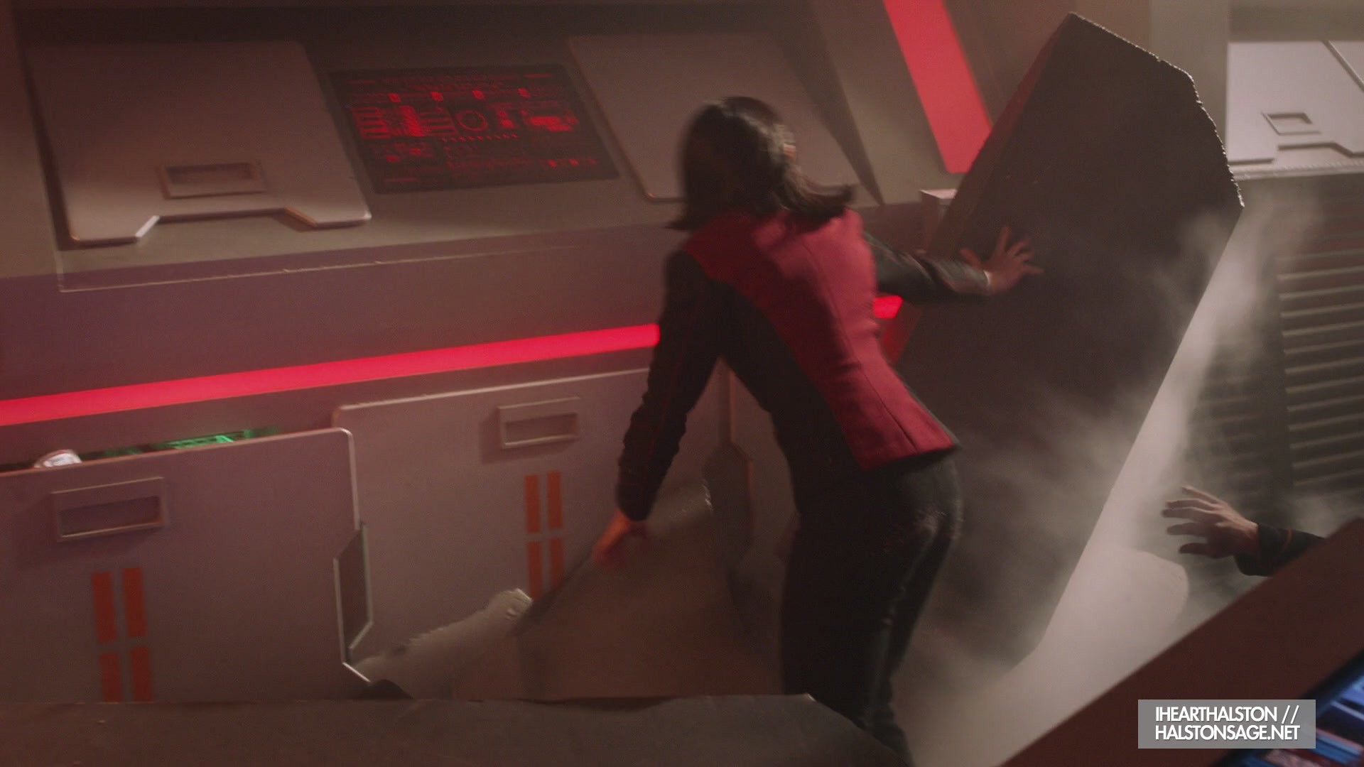 iHeartHalston_HalstonSageNet_TheOrville1x10Screencaps_037.jpg