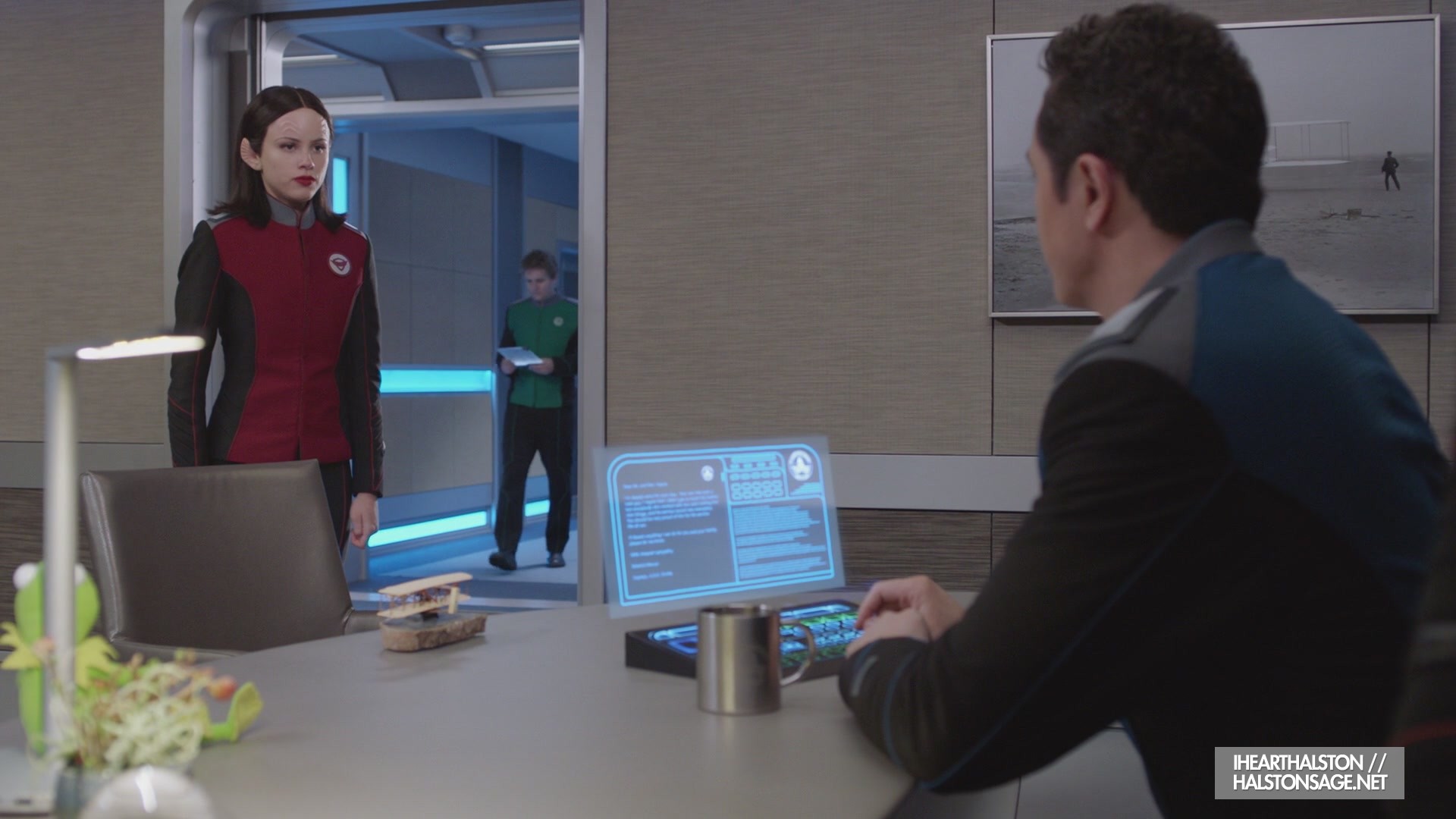 iHeartHalston_HalstonSageNet_TheOrville1x10Screencaps_146.jpg