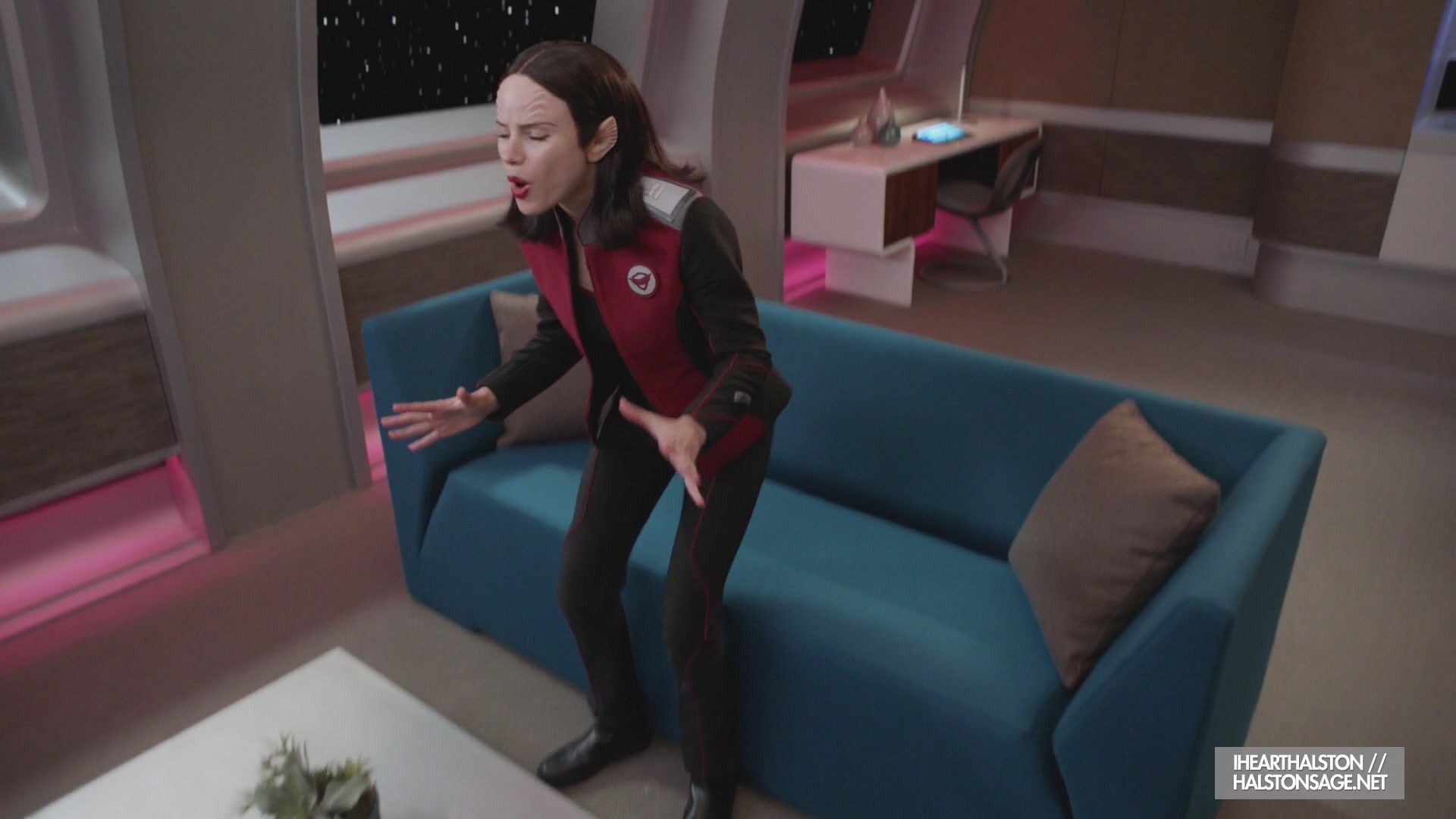 iHeartHalston_HalstonSageNet_TheOrville1x10Screencaps_218.jpg