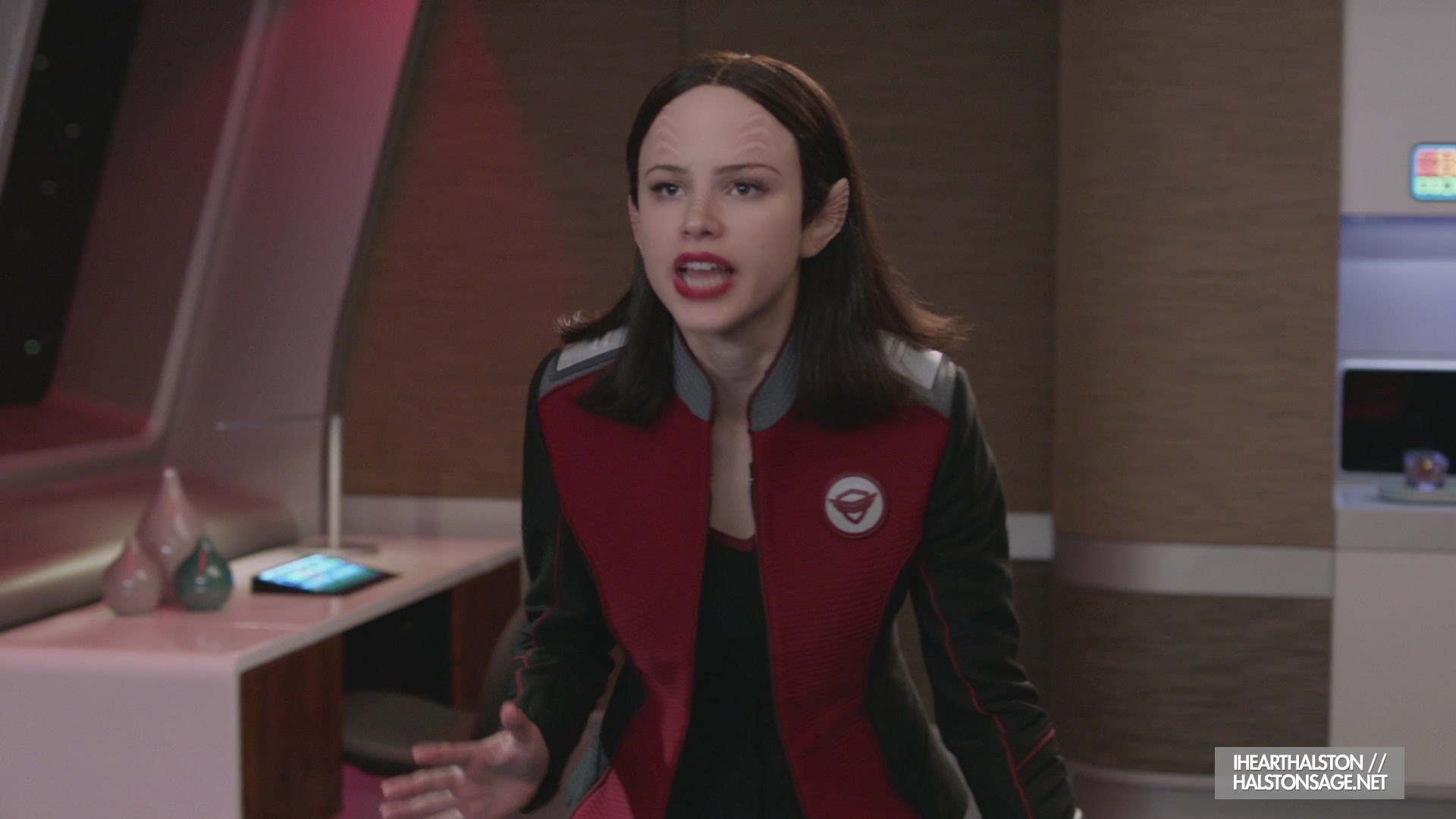 iHeartHalston_HalstonSageNet_TheOrville1x10Screencaps_229.jpg