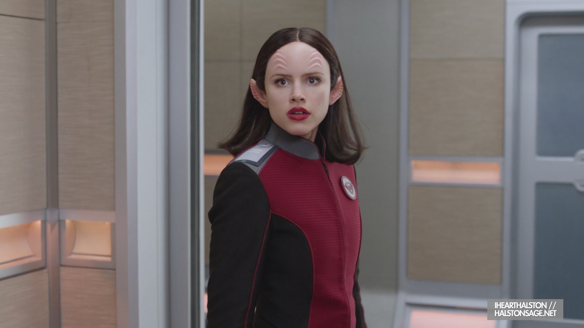 iHeartHalston_HalstonSageNet_TheOrville1x10Screencaps_483.jpg