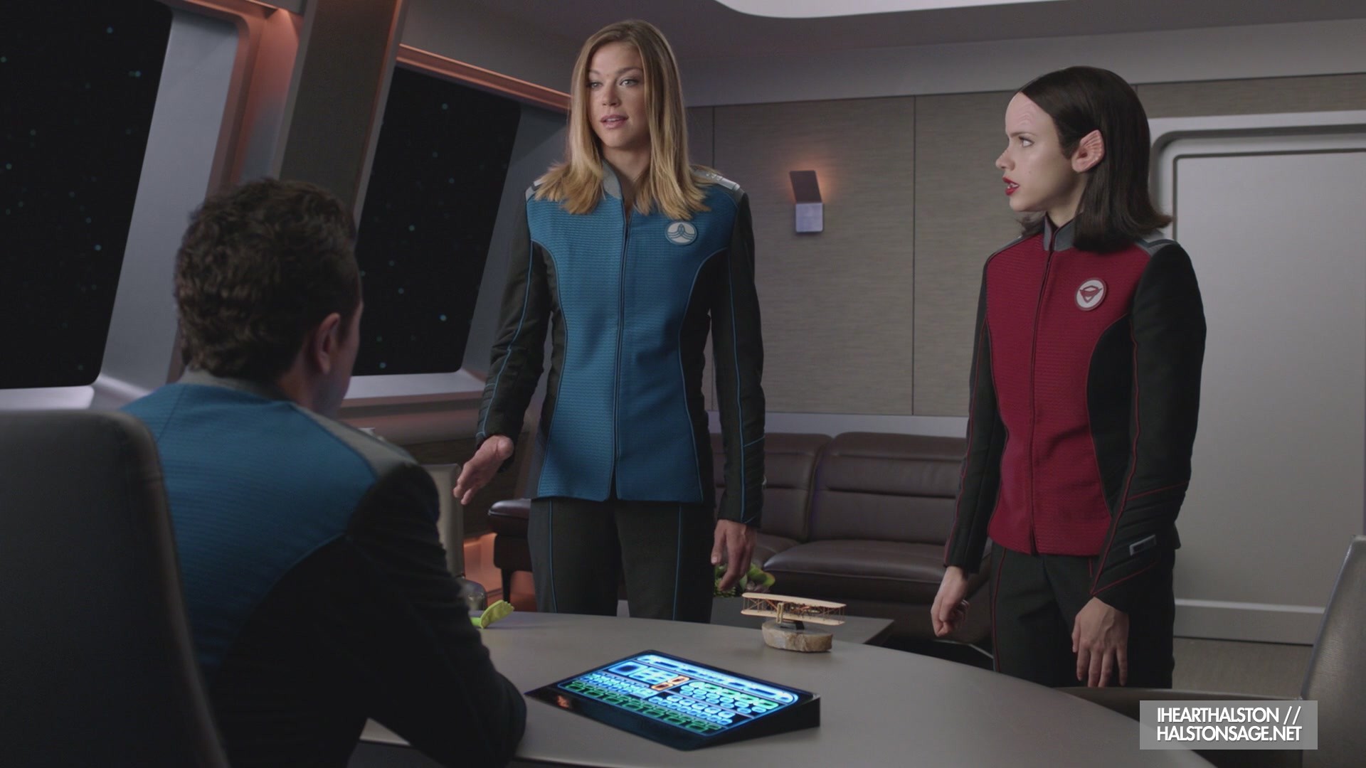 iHeartHalston_HalstonSageNet_TheOrville1x10Screencaps_496.jpg