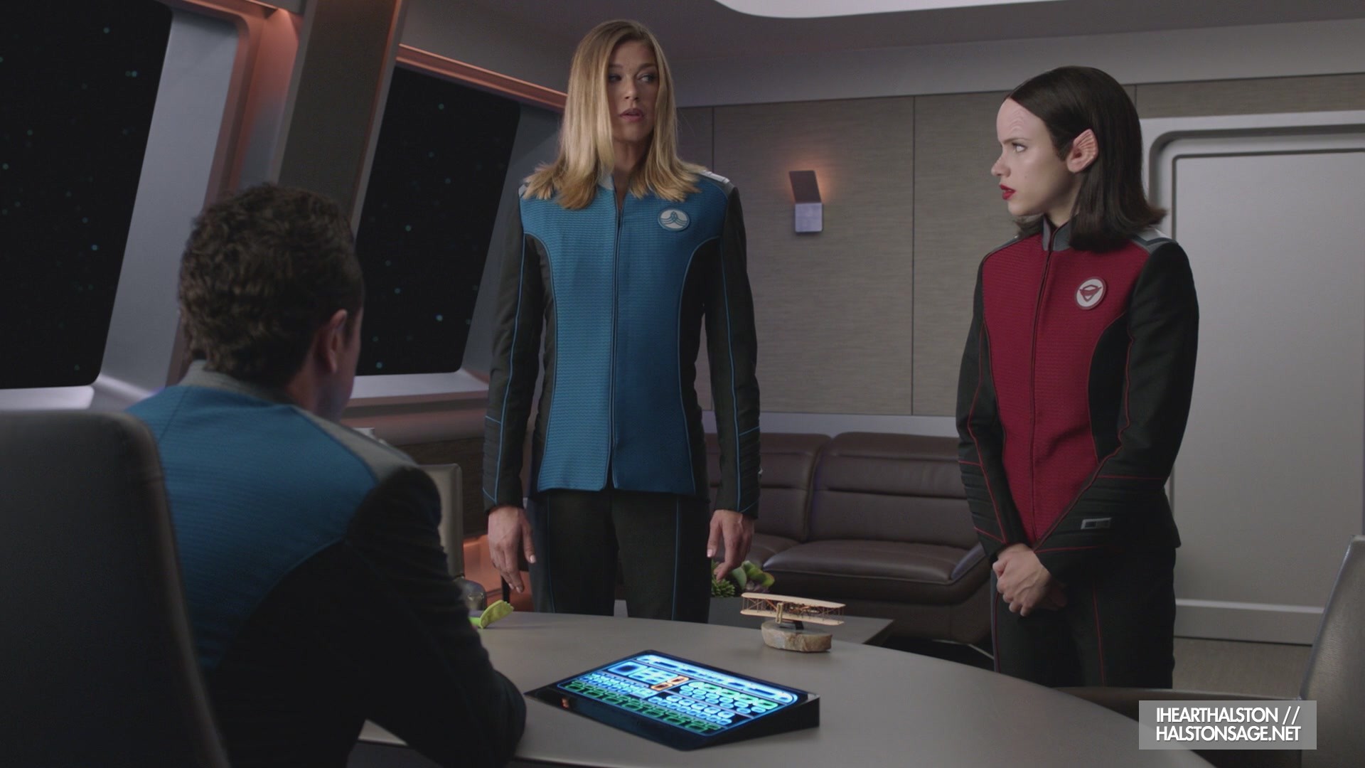 iHeartHalston_HalstonSageNet_TheOrville1x10Screencaps_500.jpg