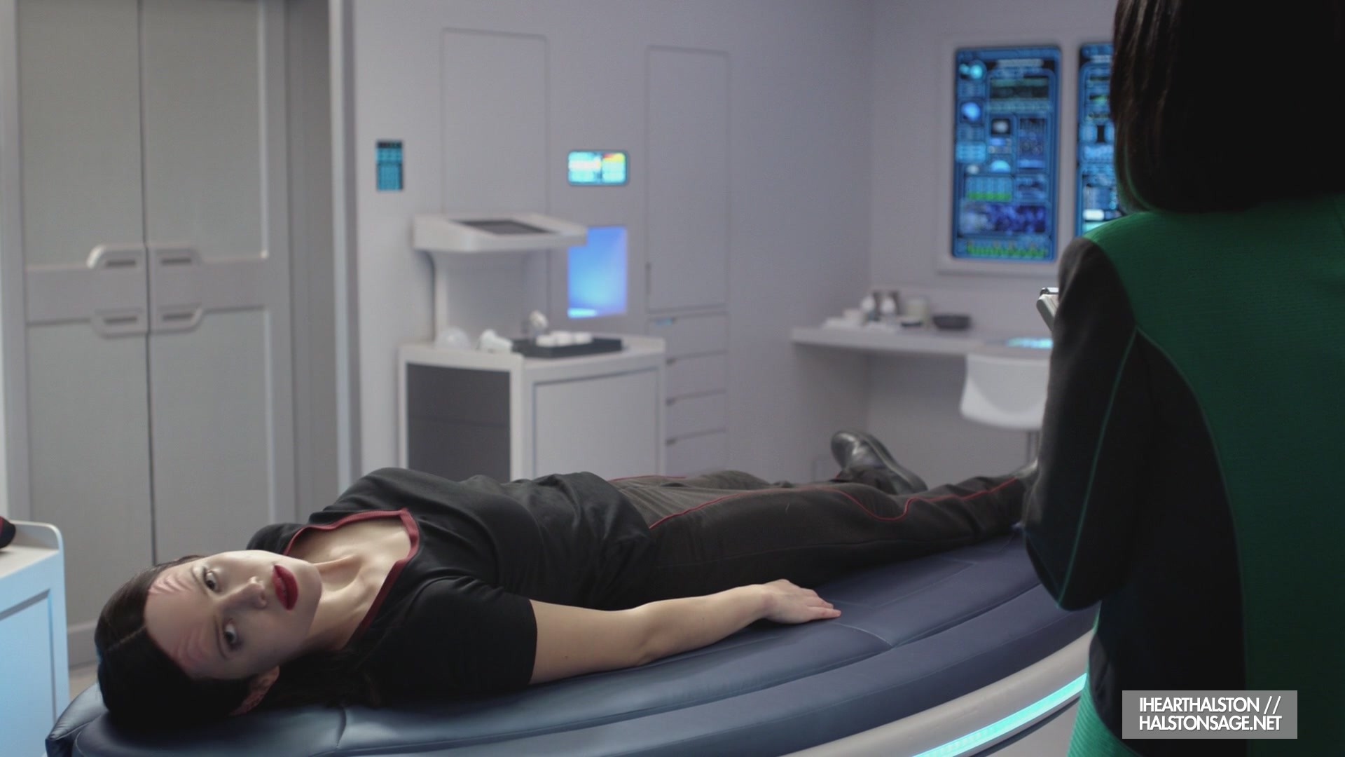 iHeartHalston_HalstonSageNet_TheOrville1x10Screencaps_526.jpg