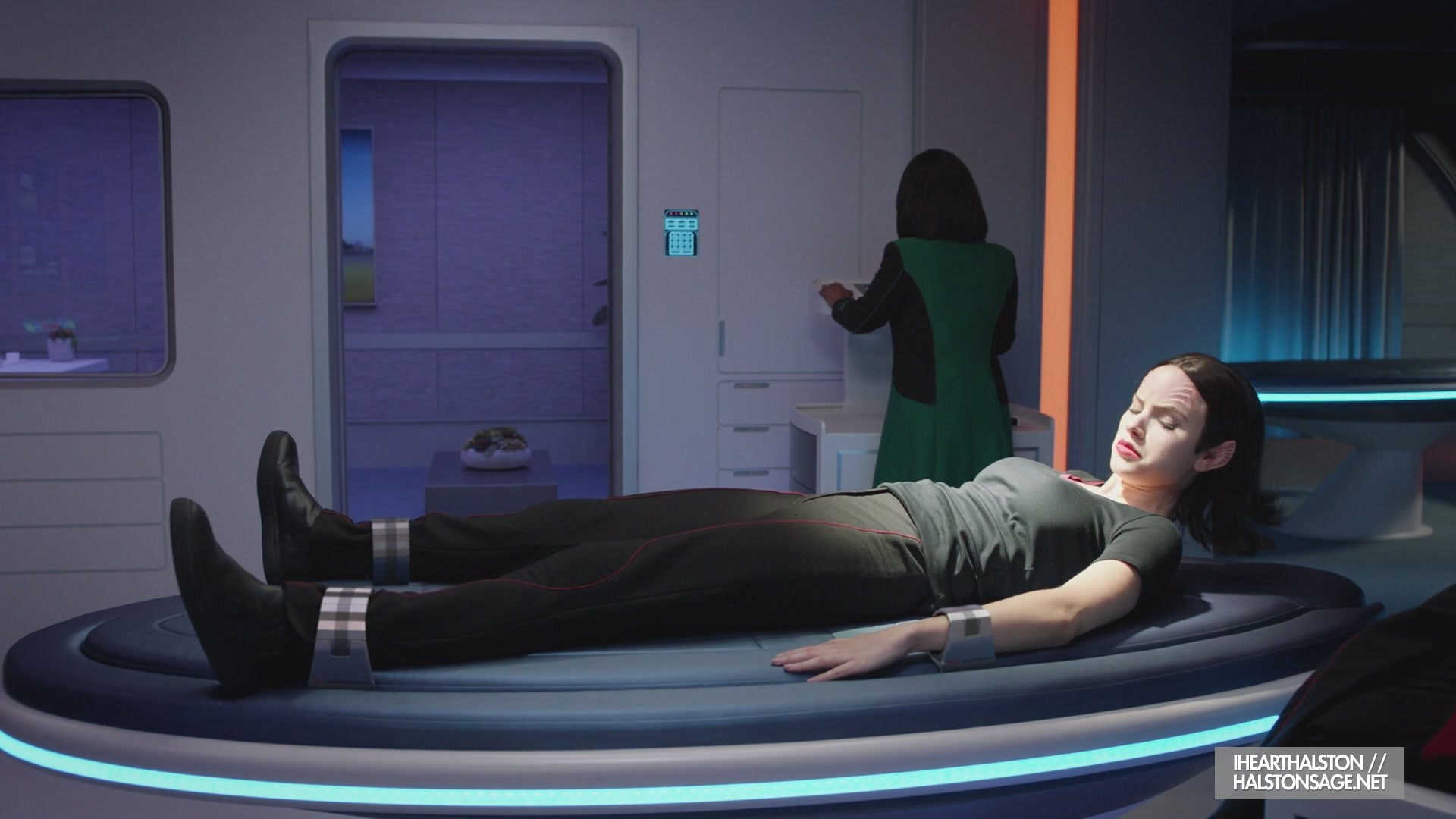 iHeartHalston_HalstonSageNet_TheOrville1x10Screencaps_535.jpg