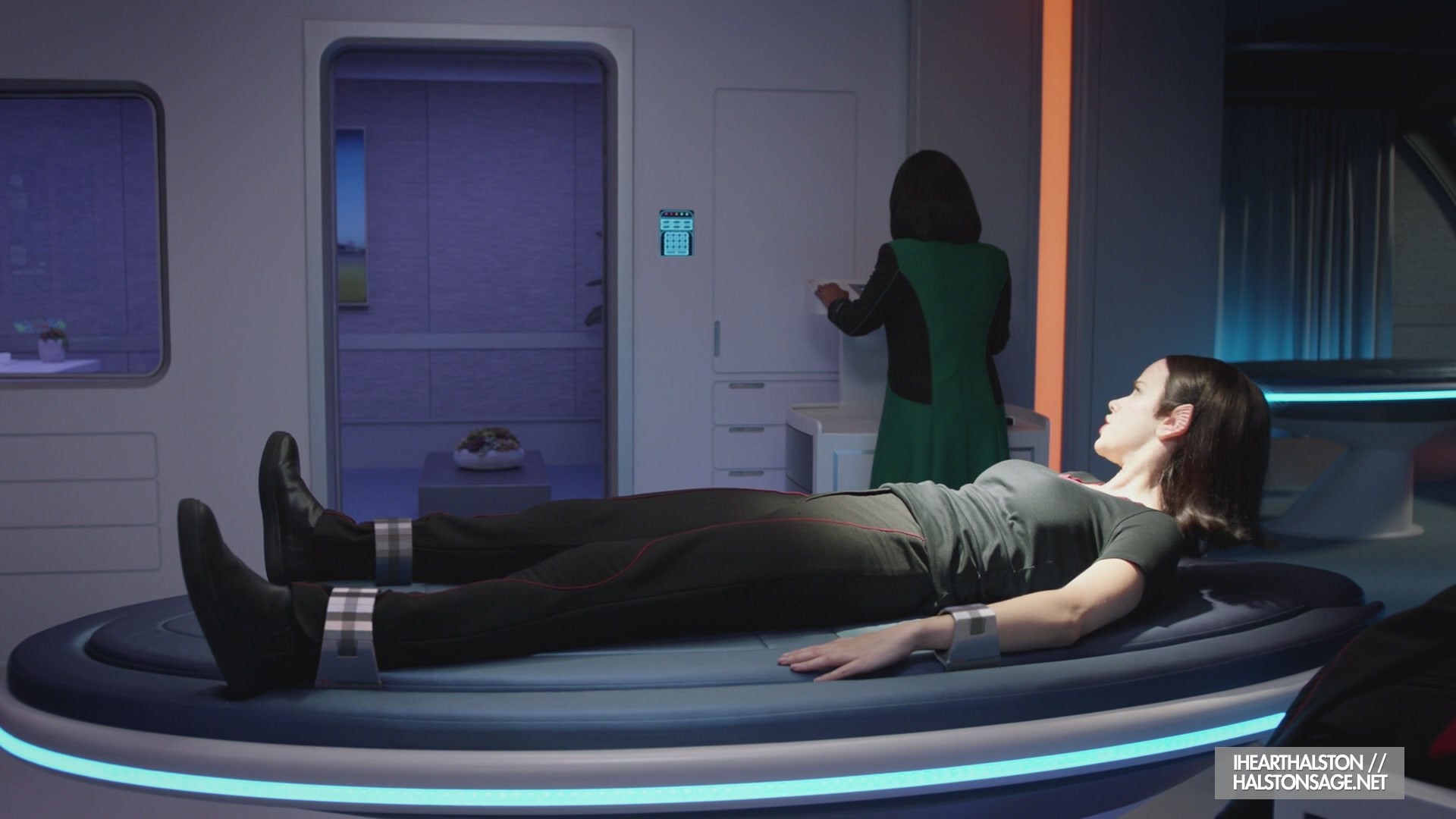 iHeartHalston_HalstonSageNet_TheOrville1x10Screencaps_536.jpg