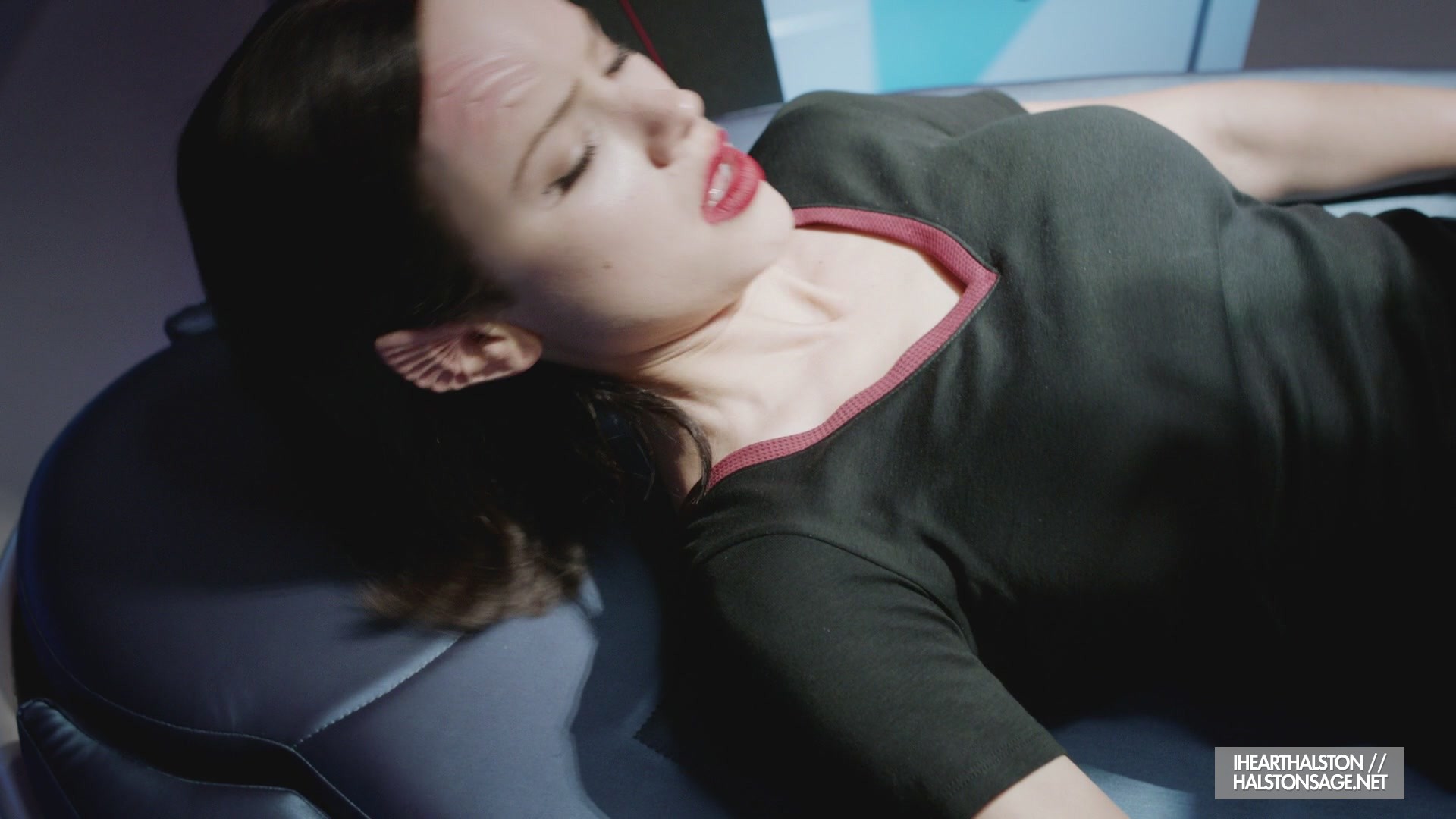 iHeartHalston_HalstonSageNet_TheOrville1x10Screencaps_545.jpg