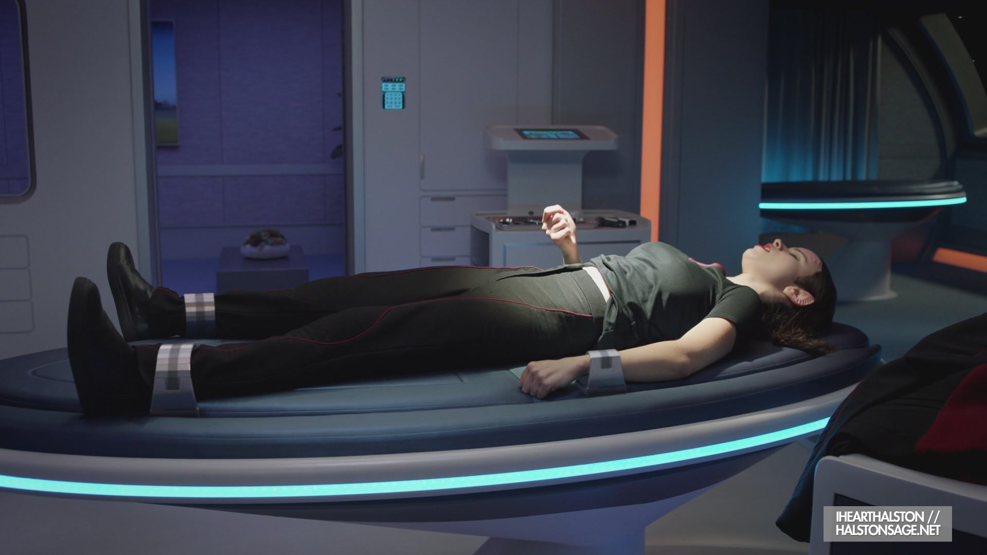 iHeartHalston_HalstonSageNet_TheOrville1x10Screencaps_613.jpg
